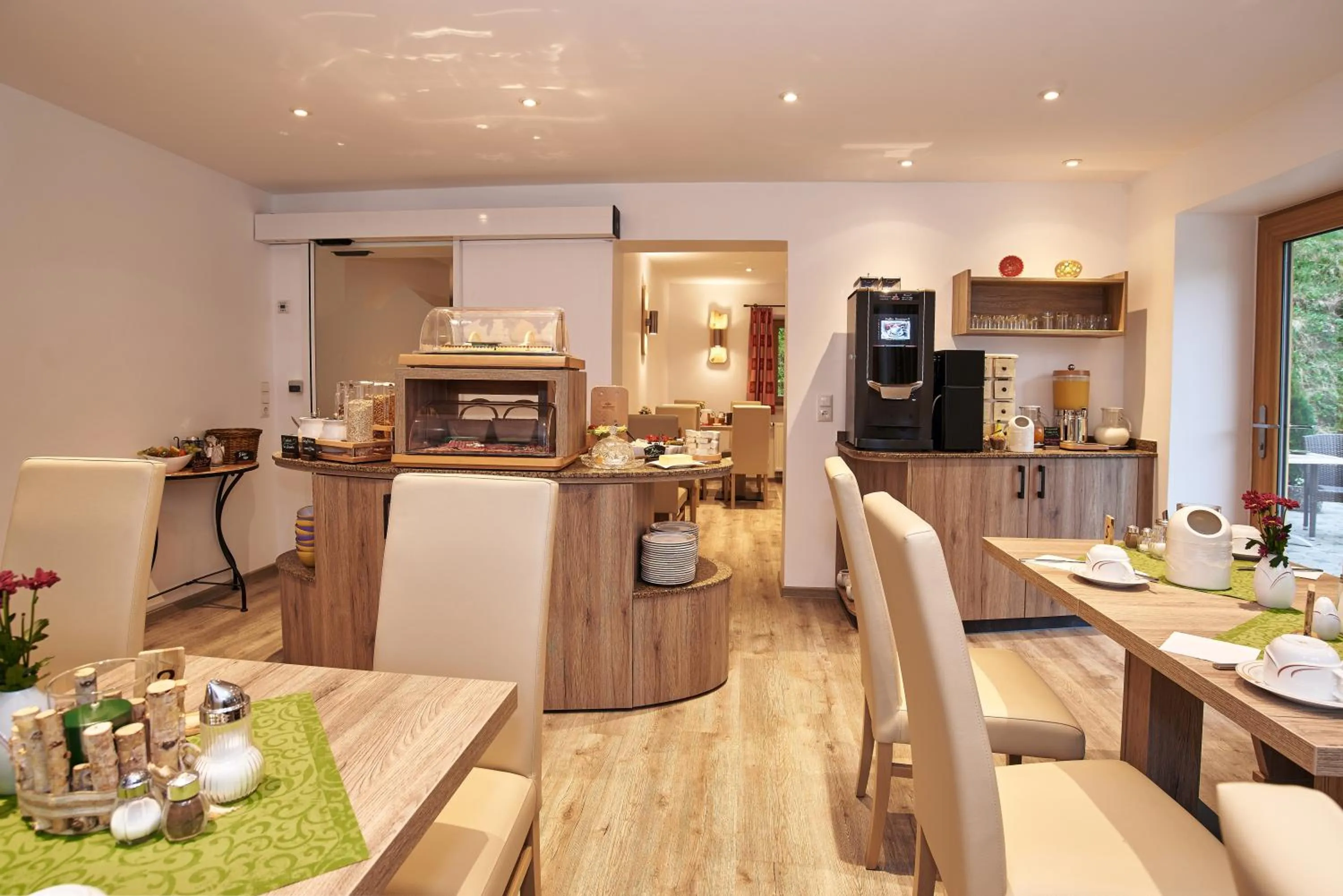 Dining area in Gästehaus Achental