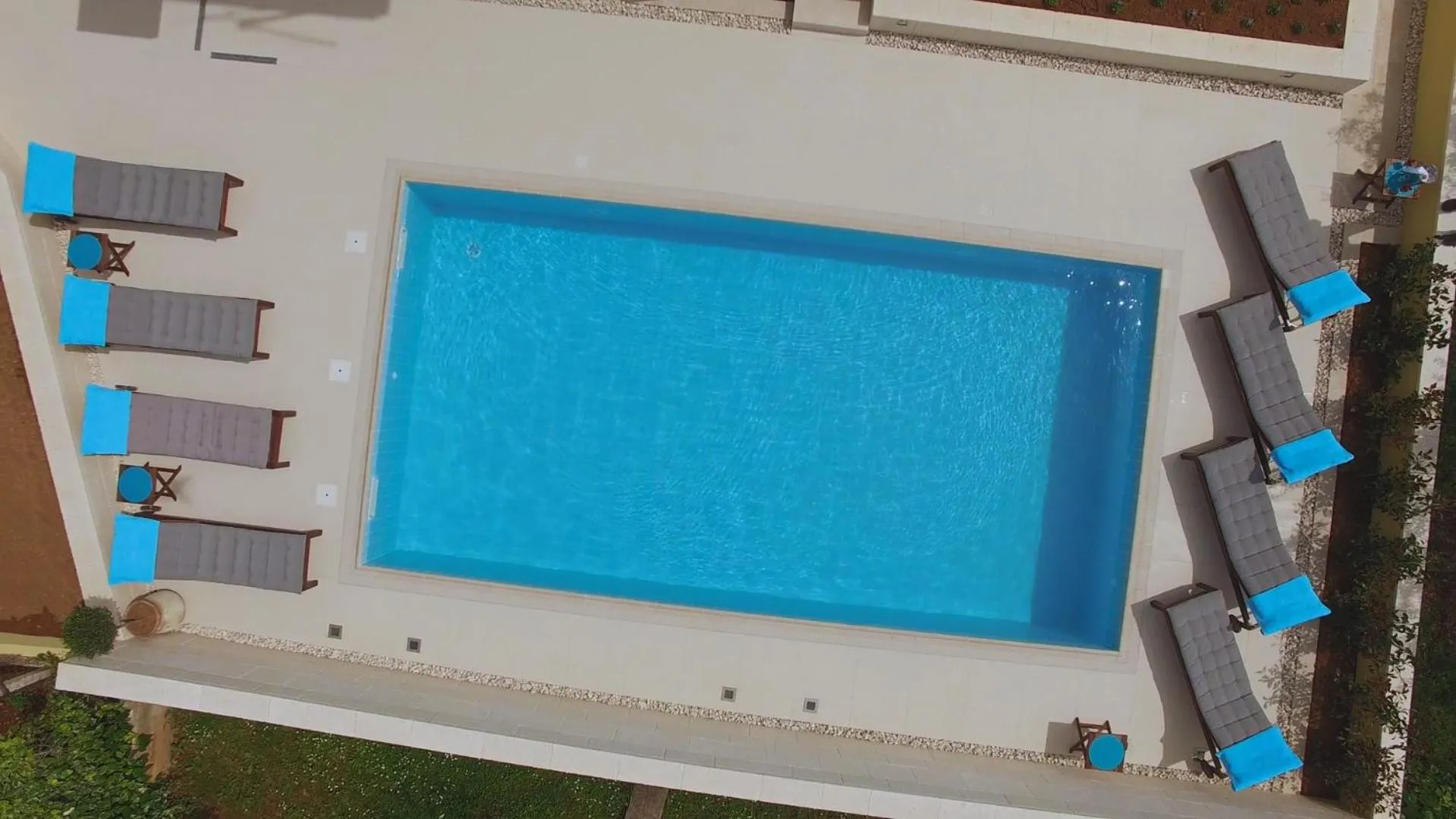 Swimming pool in Navigantes Superior