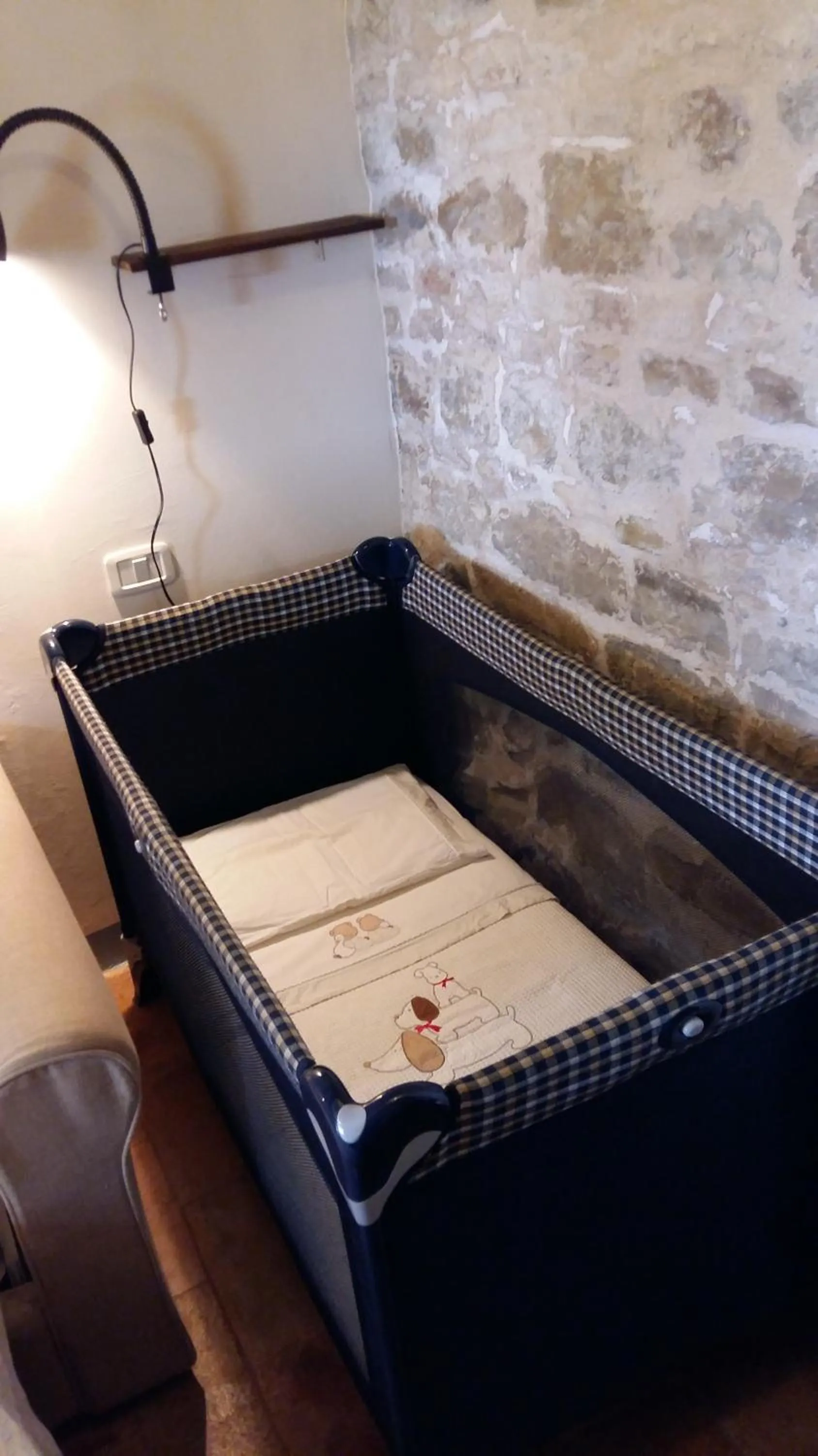 cot, Bed in Locanda San Francesco