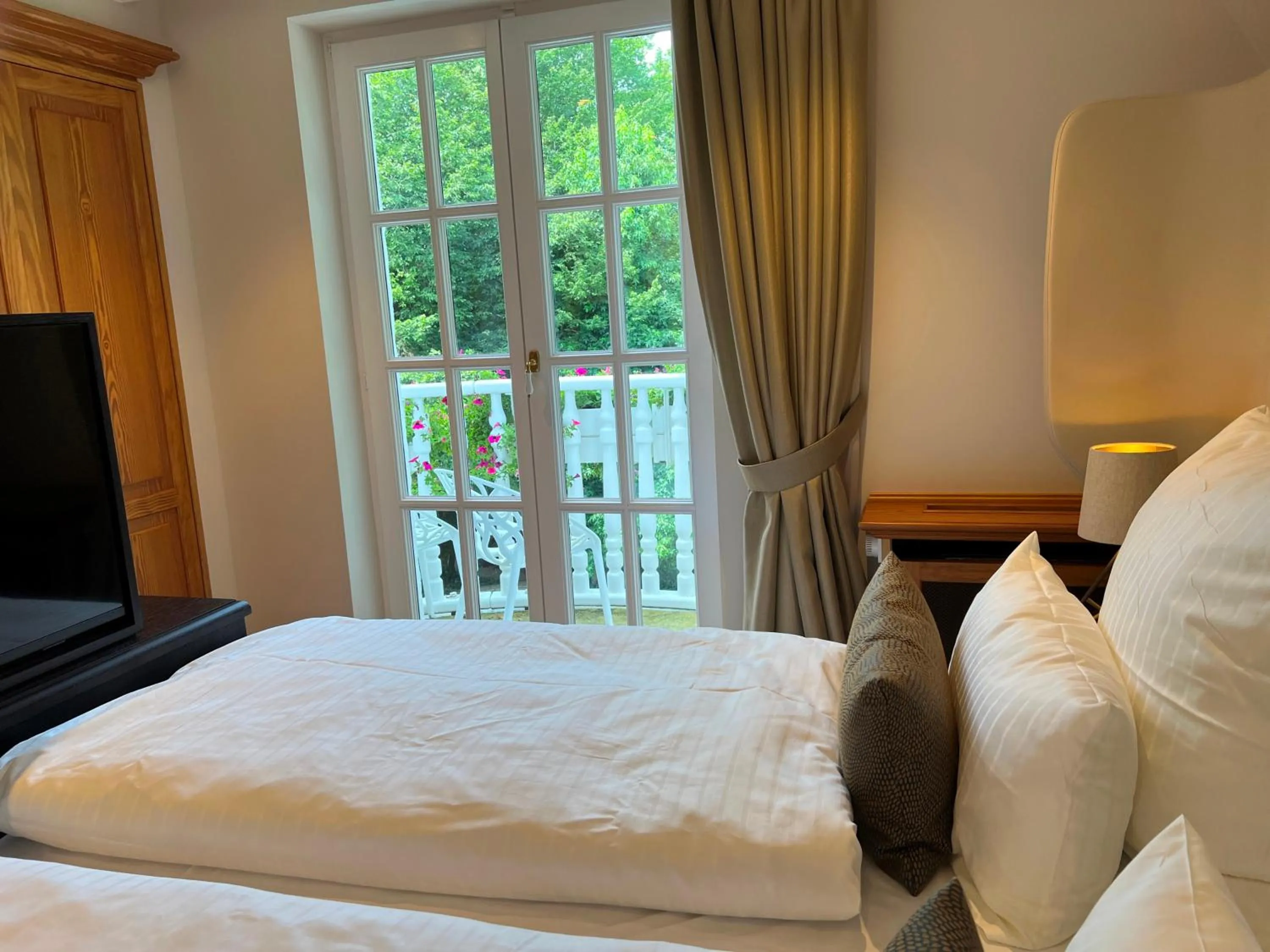Bed in Hotel Landhaus Wachtelhof
