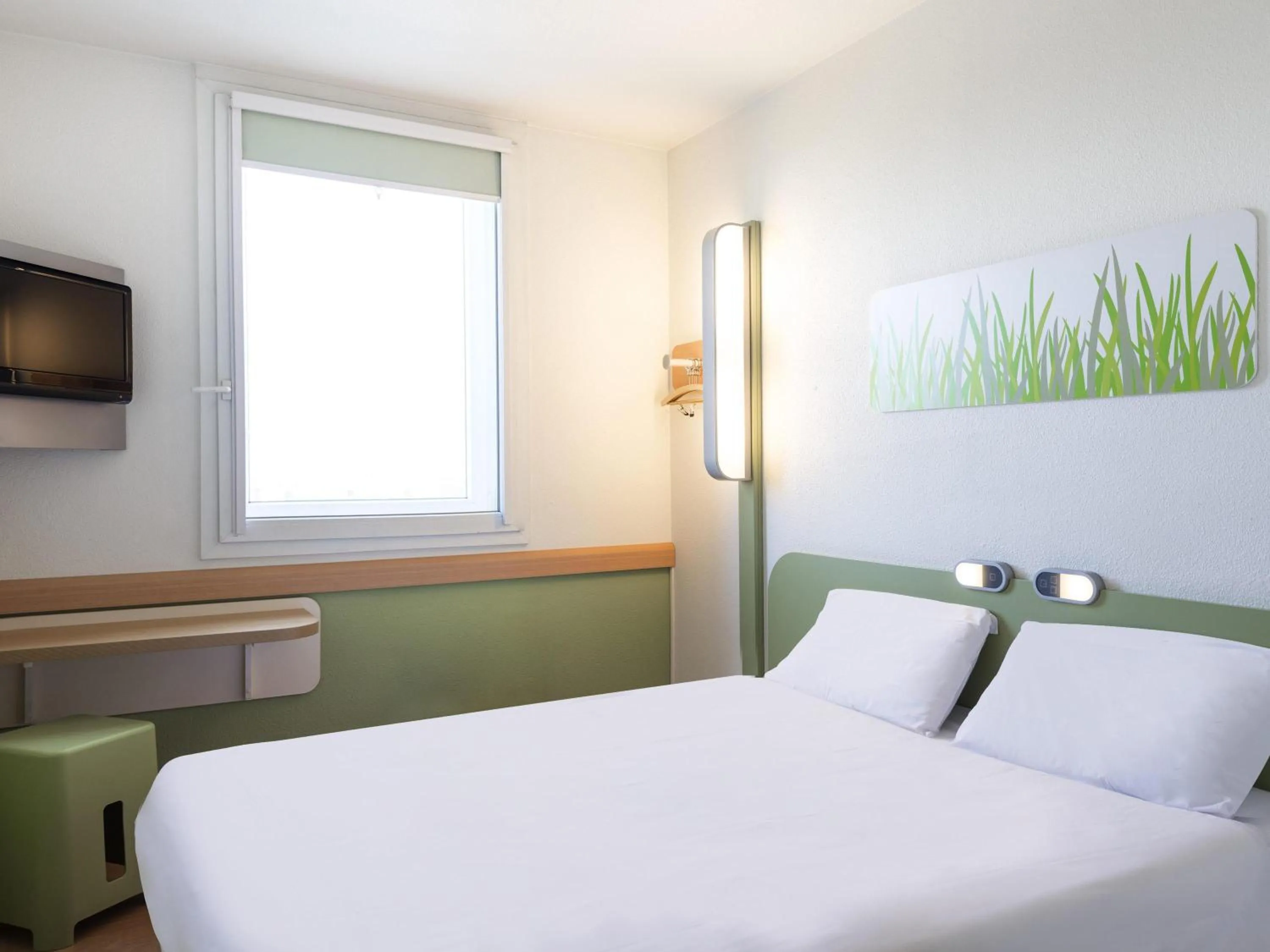 Bedroom, Bed in ibis budget Roissy CDG Paris Nord 2