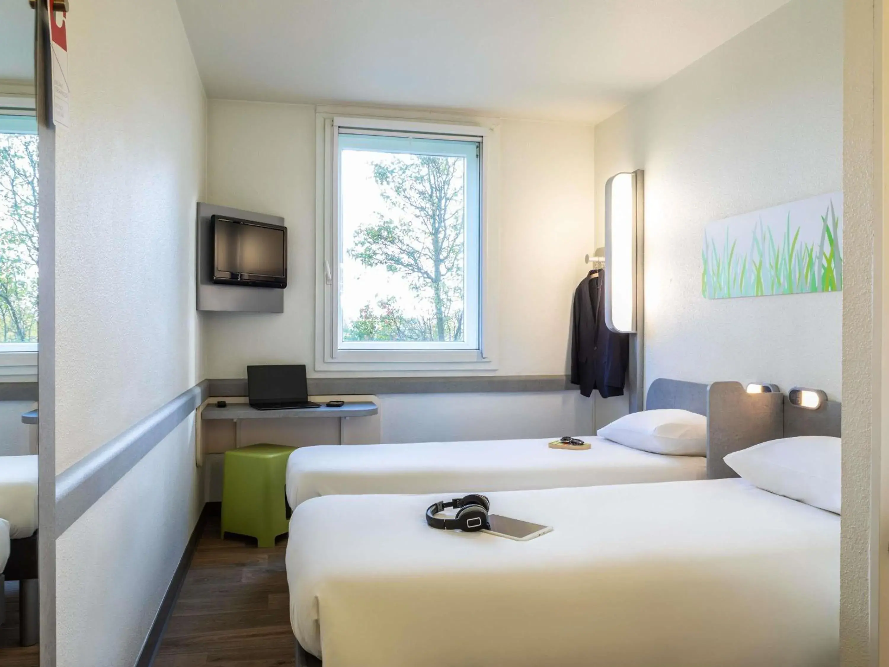 Bedroom, Bed in ibis budget Roissy CDG Paris Nord 2 Bedroom, Bed in ibis budget Roissy CDG Paris Nord 2