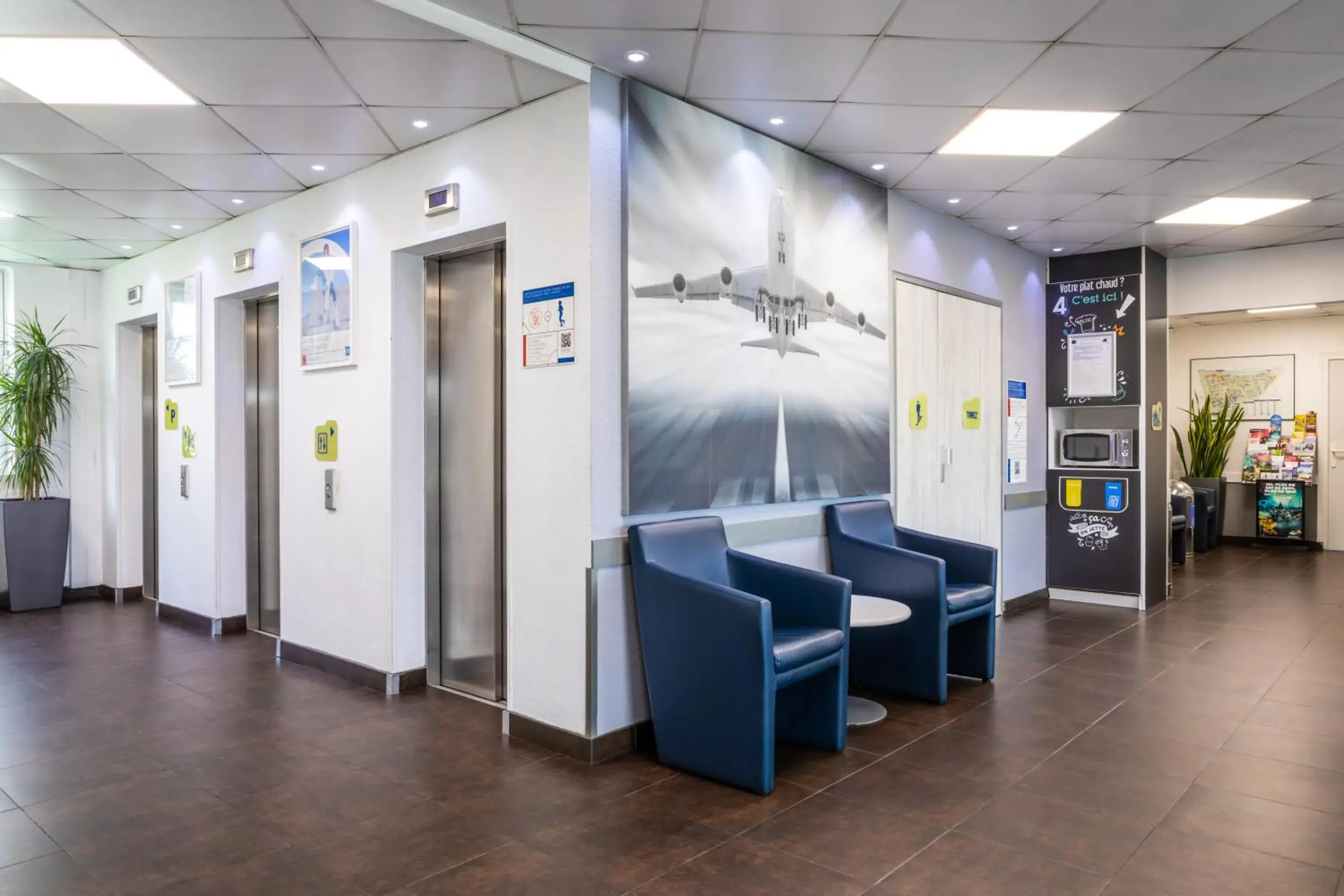 Lobby or reception in ibis budget Roissy CDG Paris Nord 2 Lobby or reception in ibis budget Roissy CDG Paris Nord 2