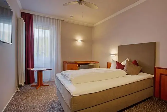 Deluxe Single Room - single occupancy in Hotel Victoria Deluxe Single Room - single occupancy in Hotel Victoria