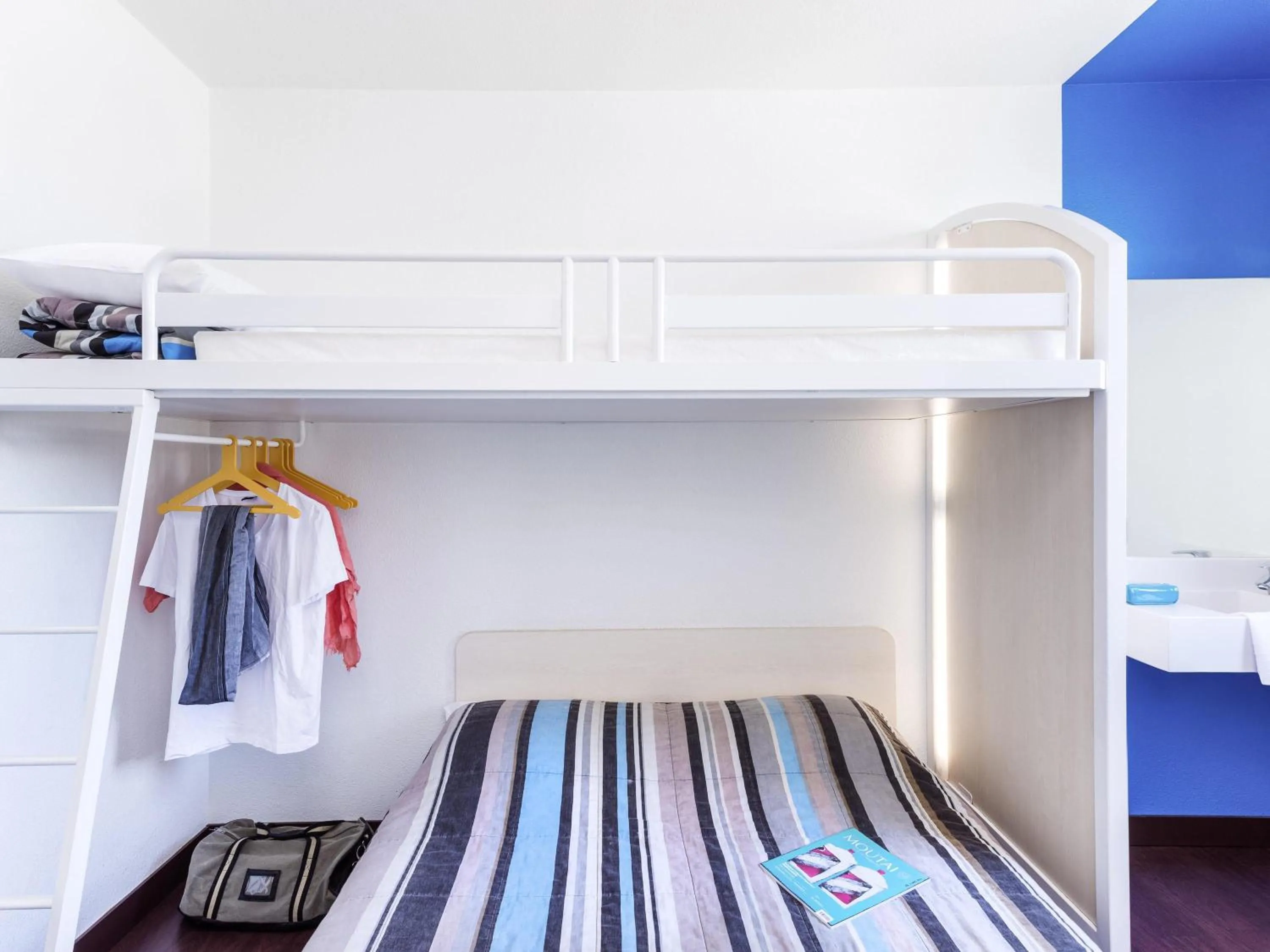 Bedroom, Bed in hotelF1 Roissy CDG Pn2