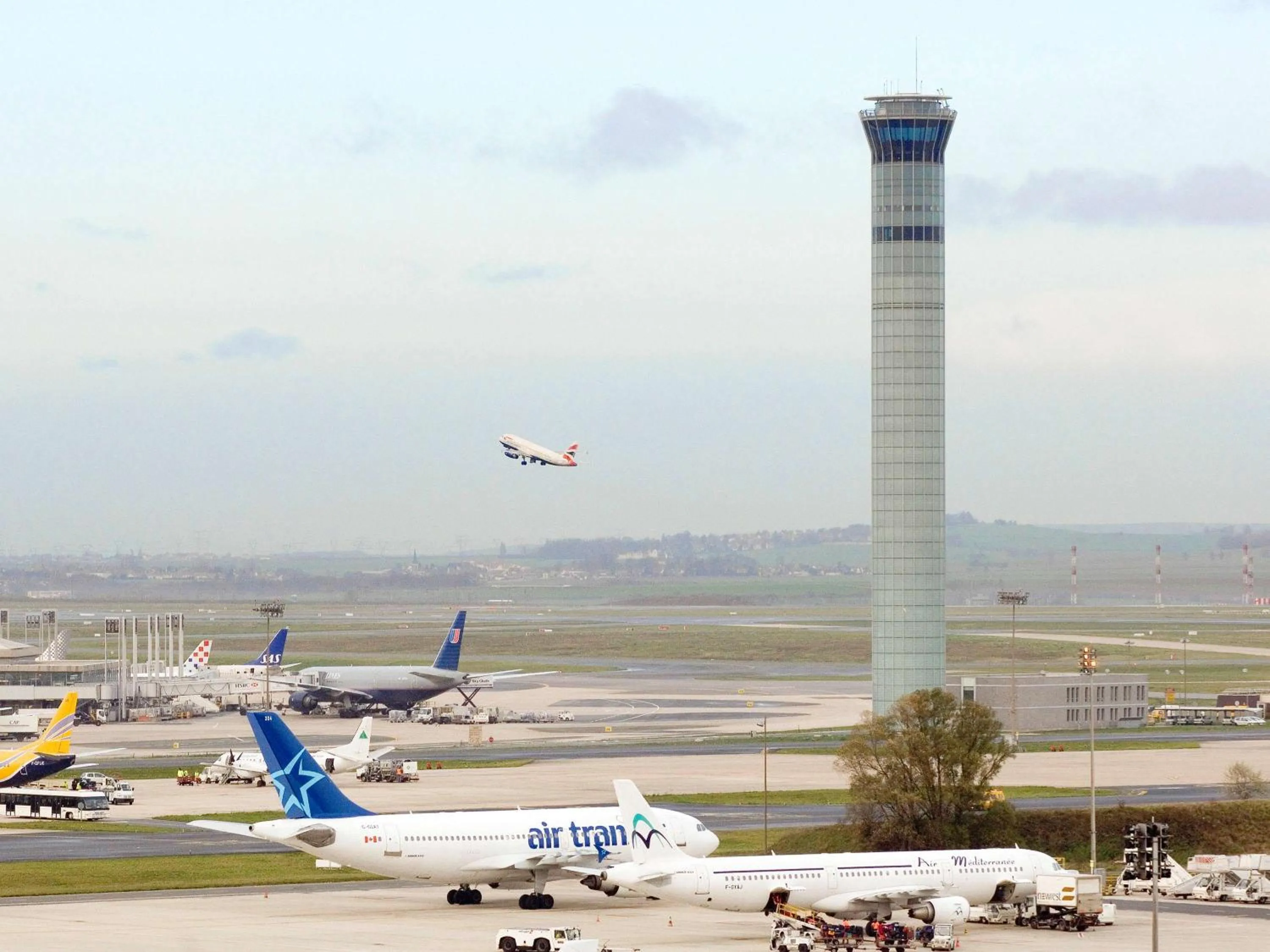 On site in hotelF1 Roissy CDG Pn2