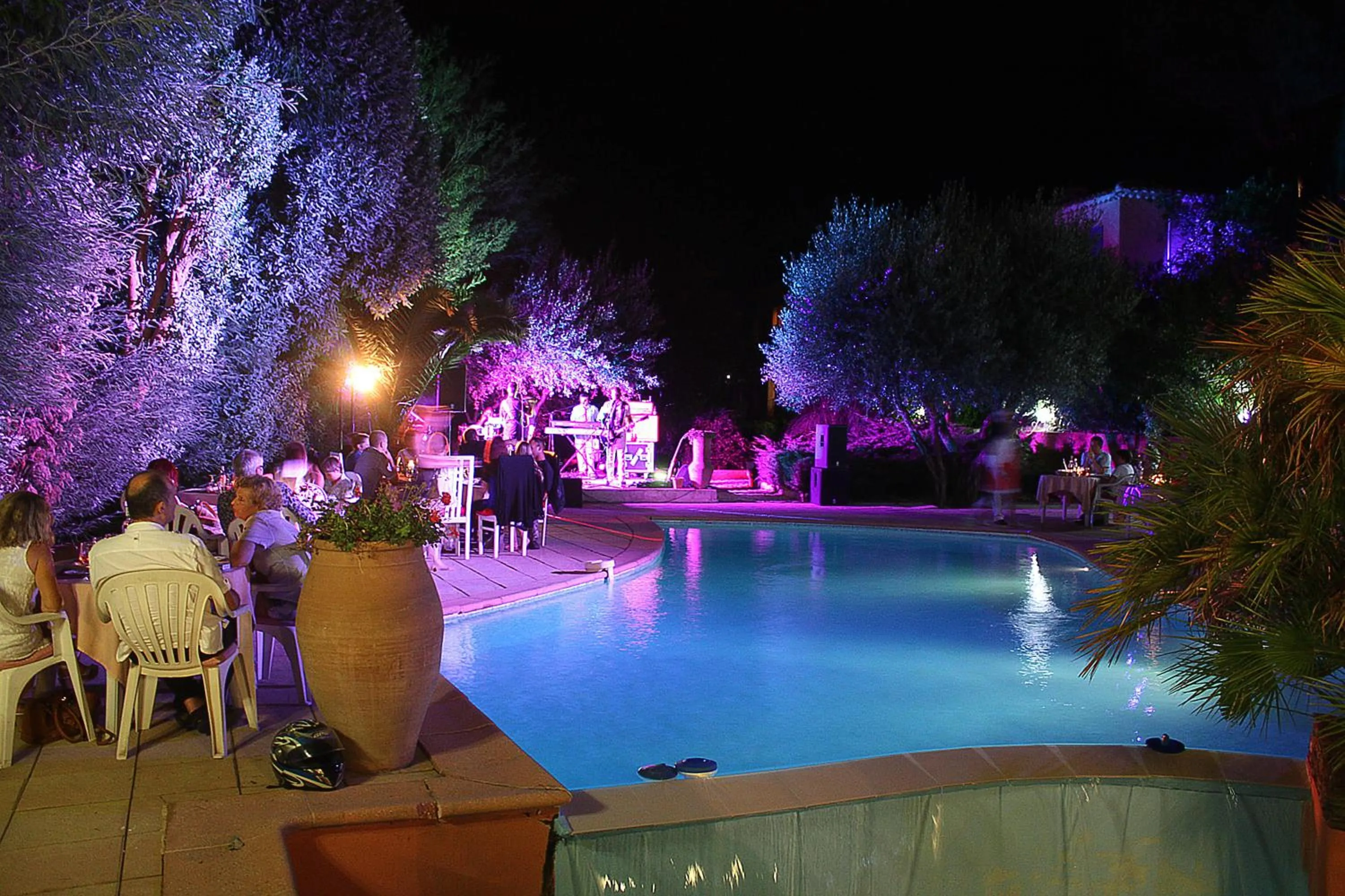 Night in Athénopolis