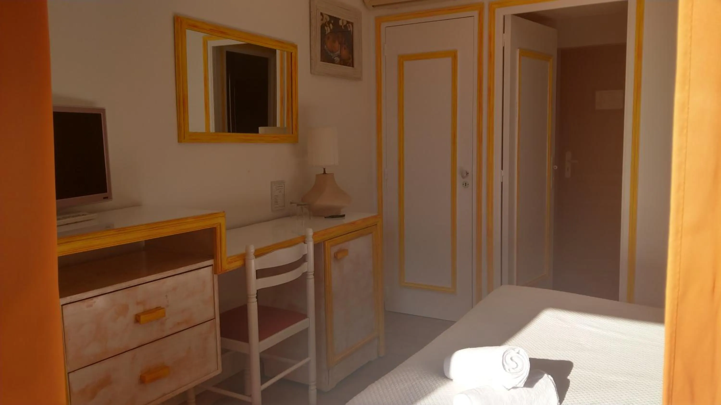 Bedroom in Athénopolis