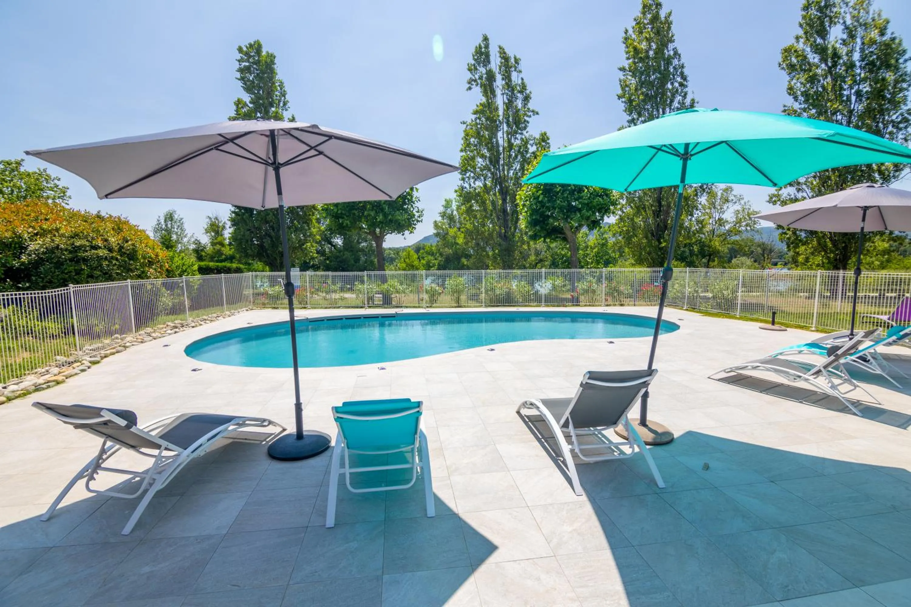 Swimming pool in Kyriad Direct - Bourg les Valence