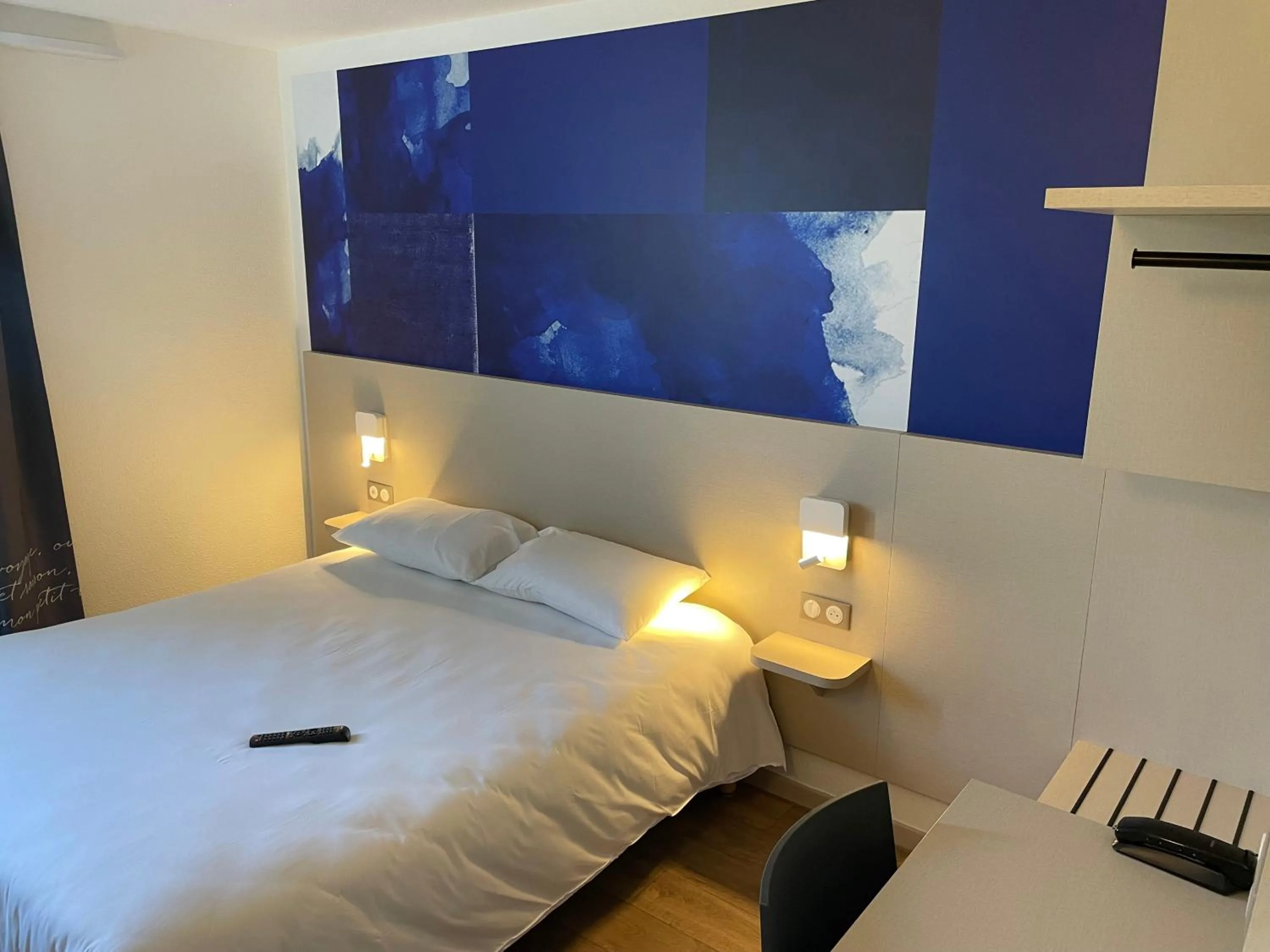 Bed in Kyriad Direct - Bourg les Valence