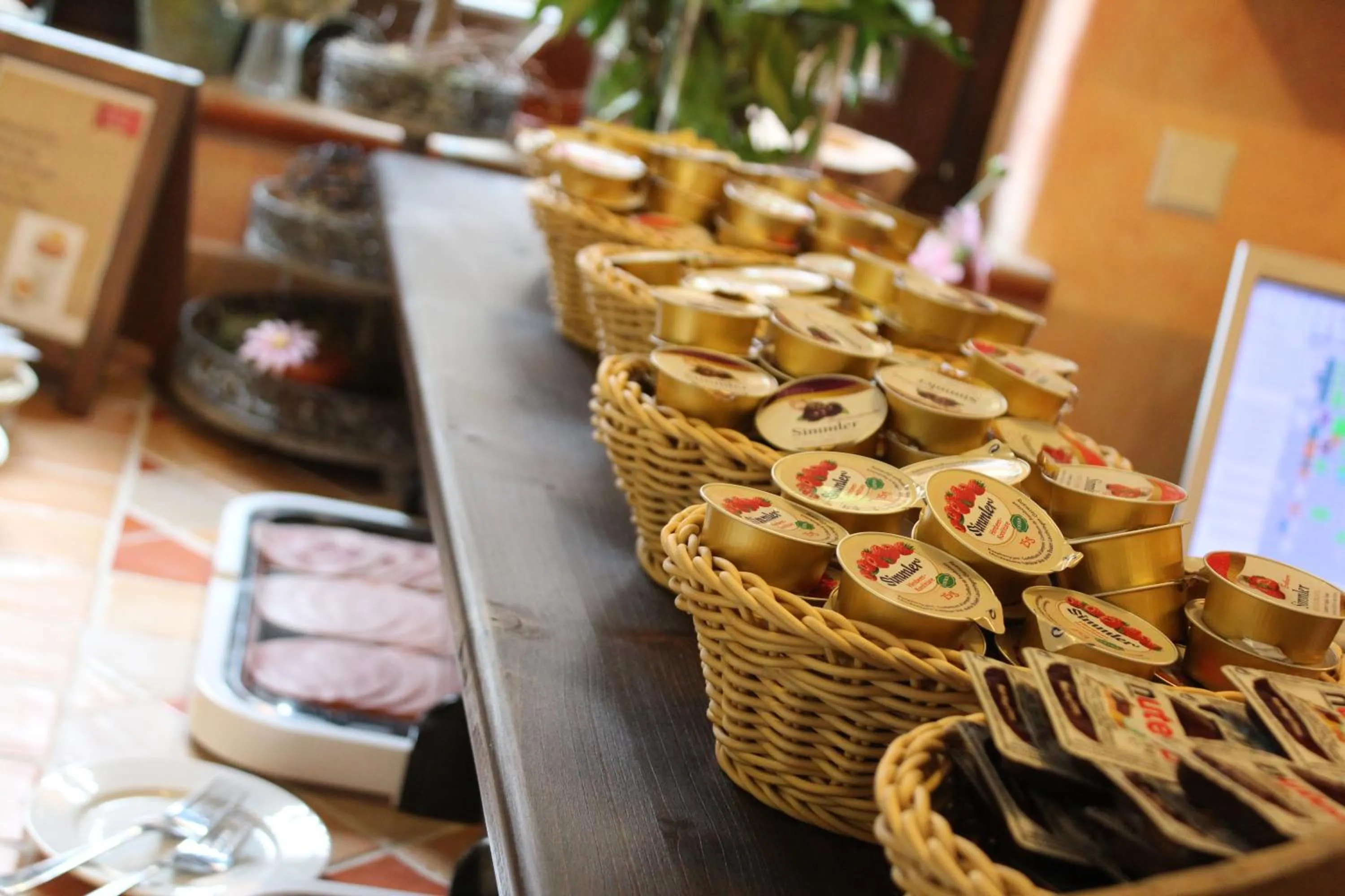 Dining area in Pension Vanii, Apartments