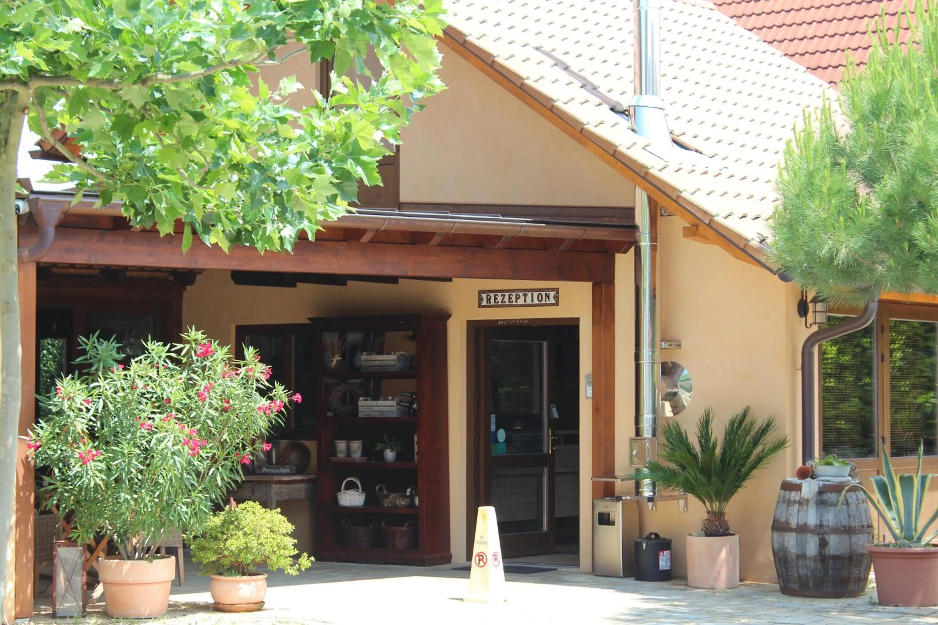Facade/entrance in Pension Vanii, Apartments