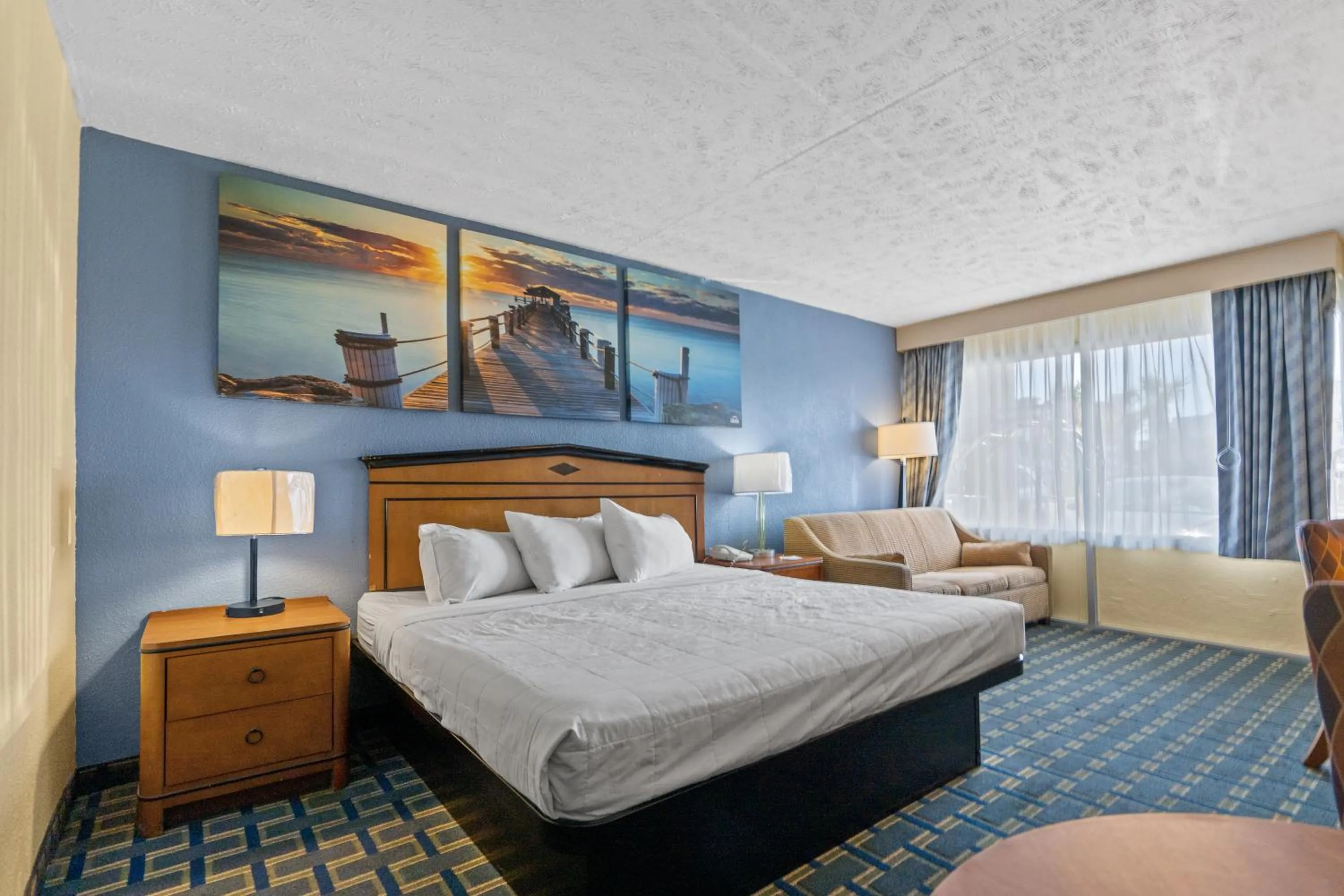 Bed in Days Inn by Wyndham Myrtle Beach-Grand Strand