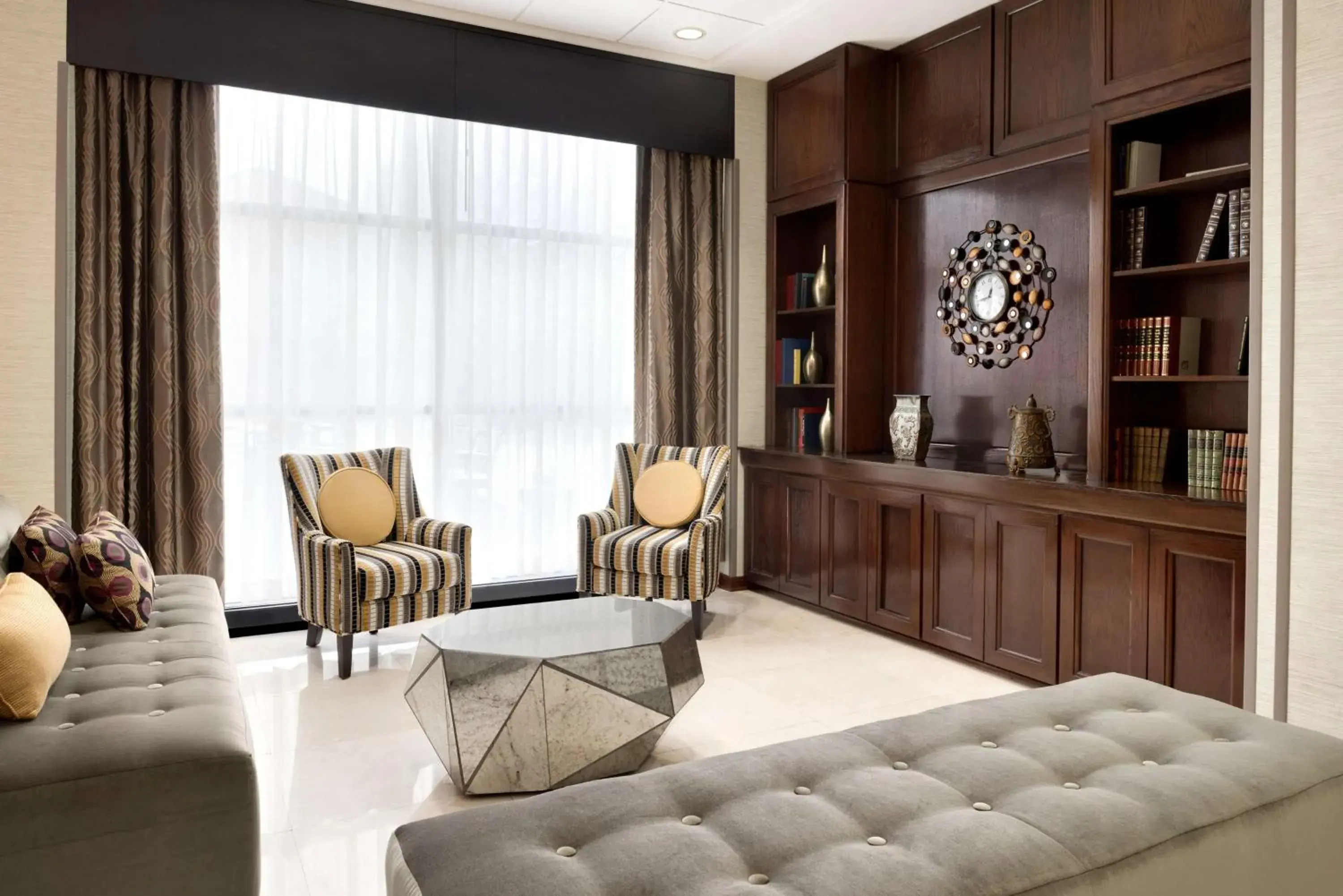 Lobby or reception in DoubleTree by Hilton Milwaukee/Brookfield Lobby or reception in DoubleTree by Hilton Milwaukee/Brookfield