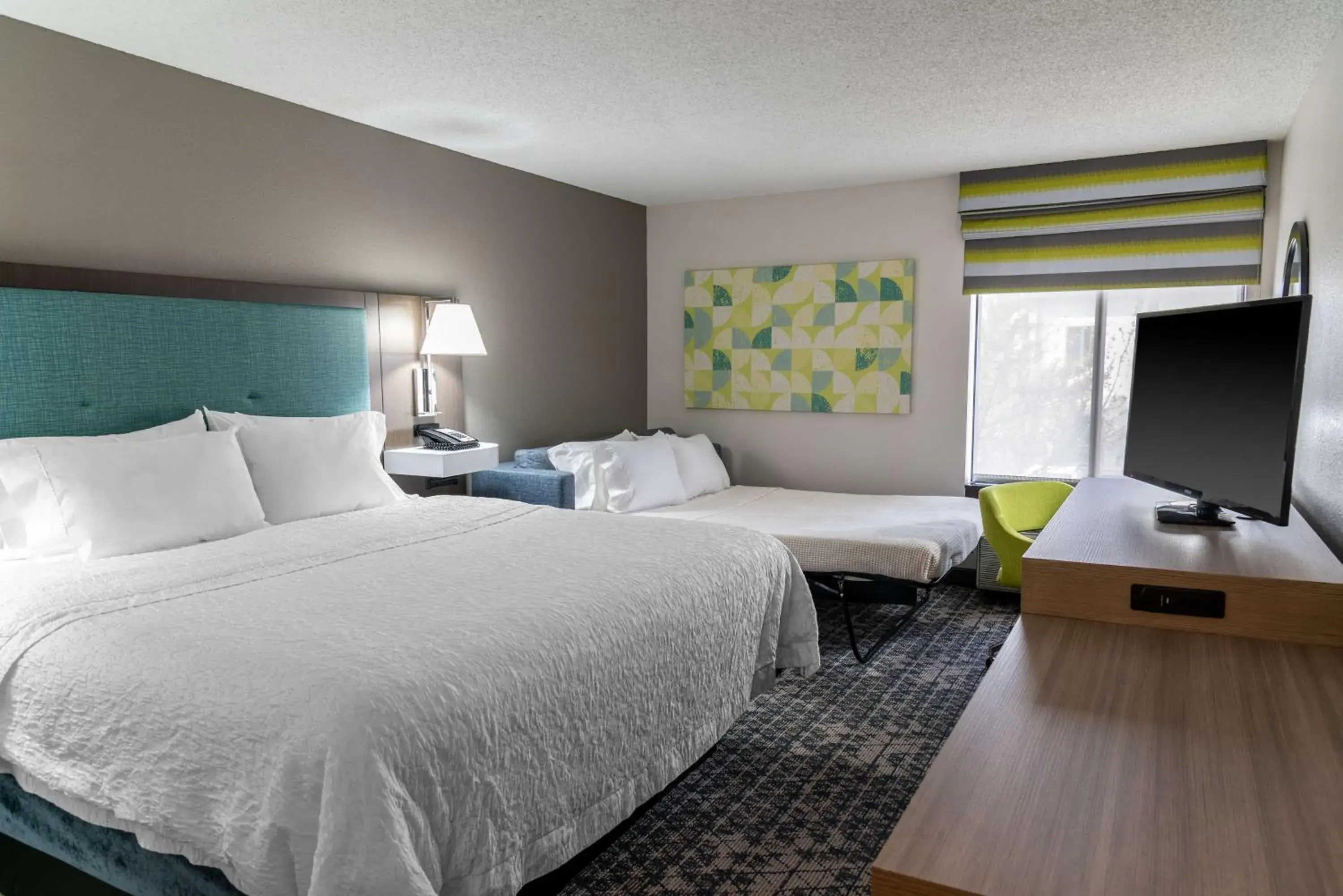 Bedroom, Bed in Hampton Inn Kansas City-Lee's Summit Bedroom, Bed in Hampton Inn Kansas City-Lee's Summit