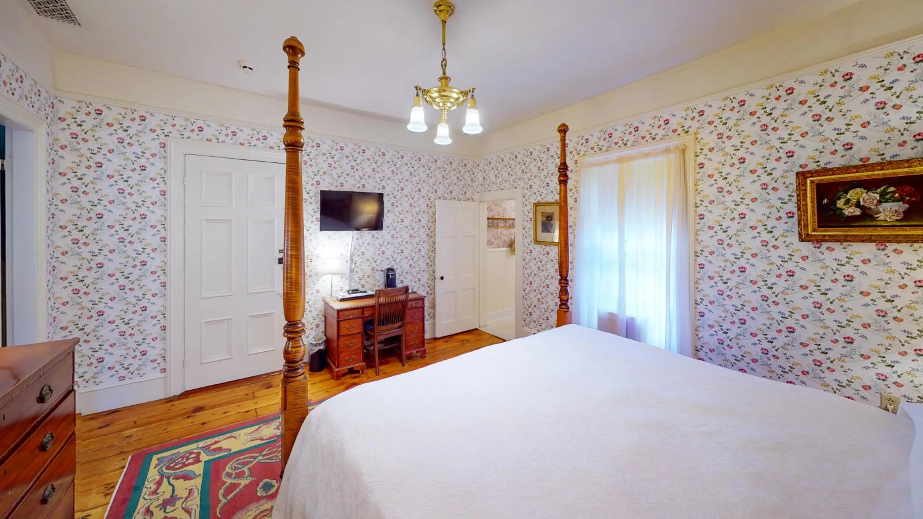 Queen Village Suite in The Red Lion Inn