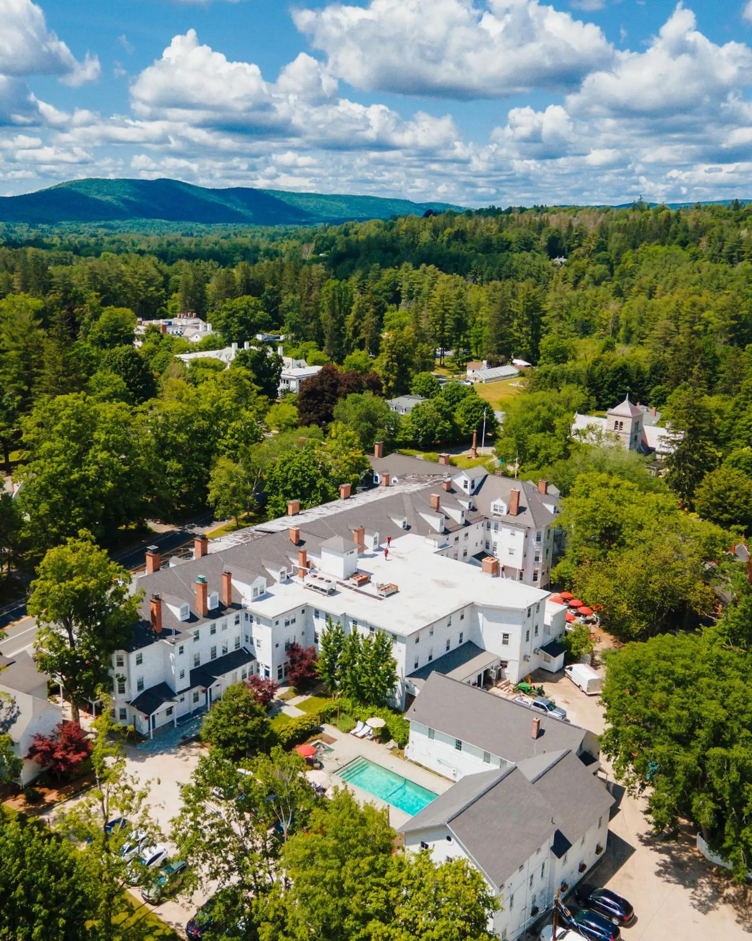 Property building in The Red Lion Inn Property building in The Red Lion Inn