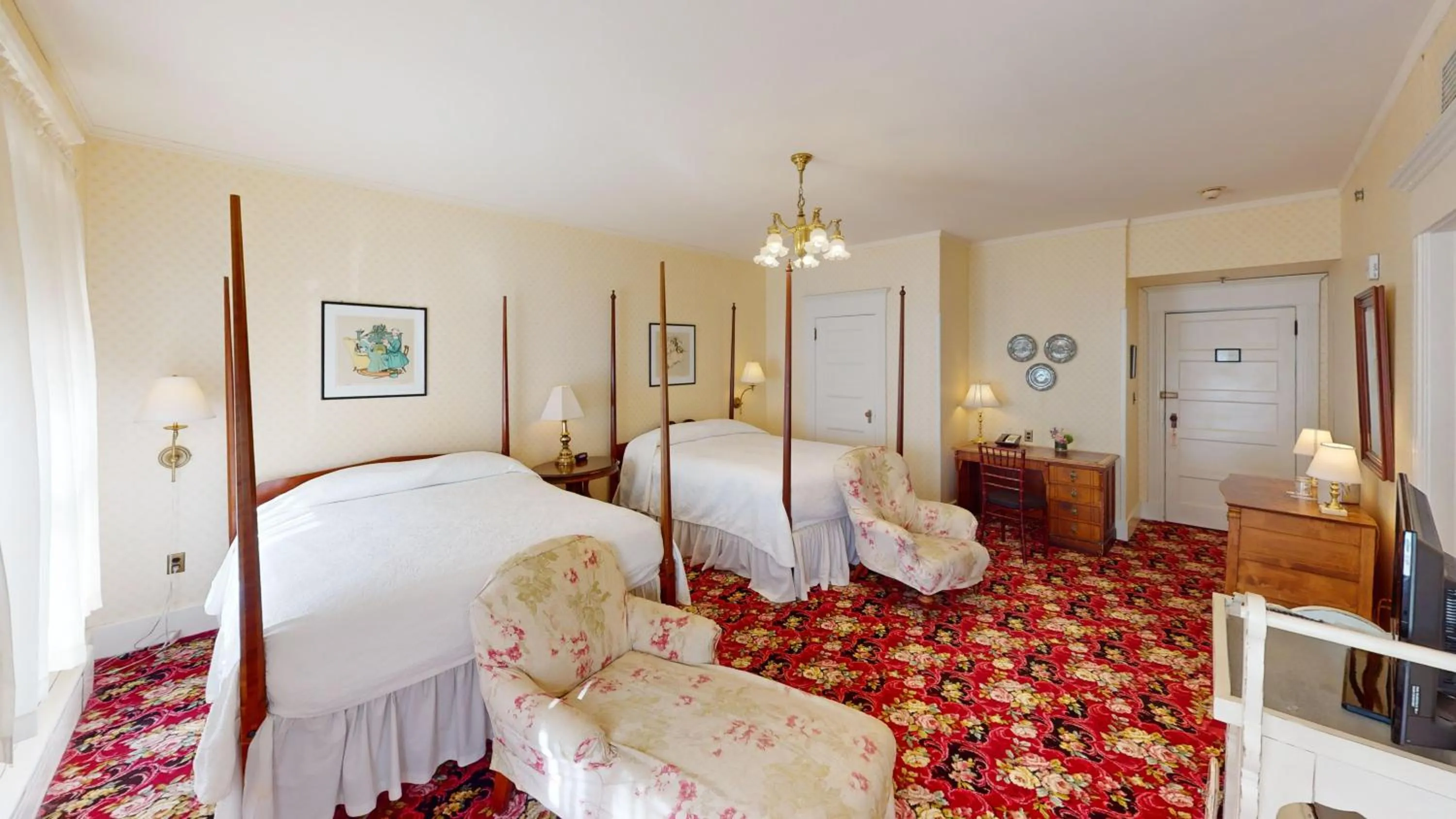 Queen Queen Room in The Red Lion Inn