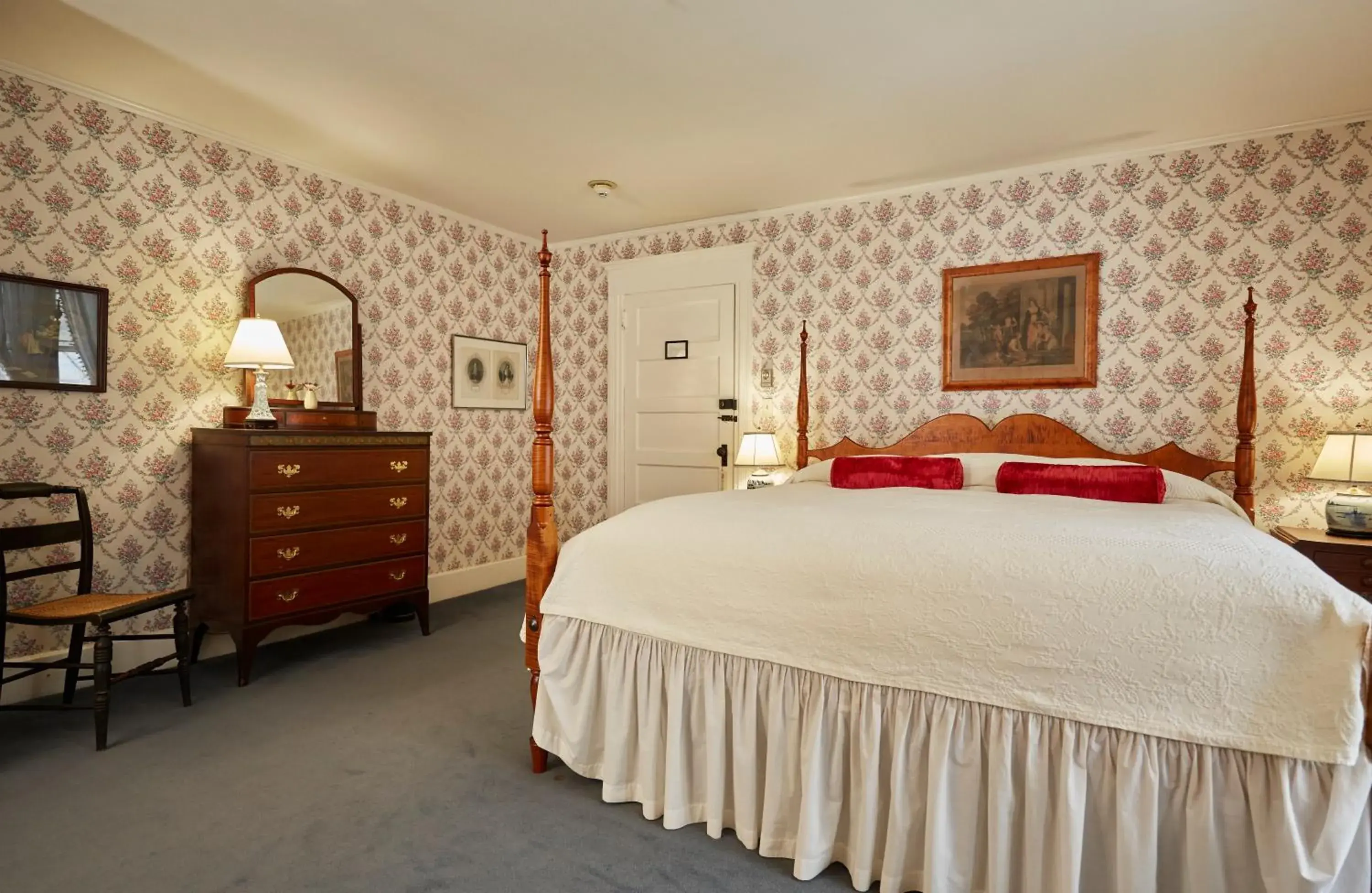 Bed in The Red Lion Inn Bed in The Red Lion Inn