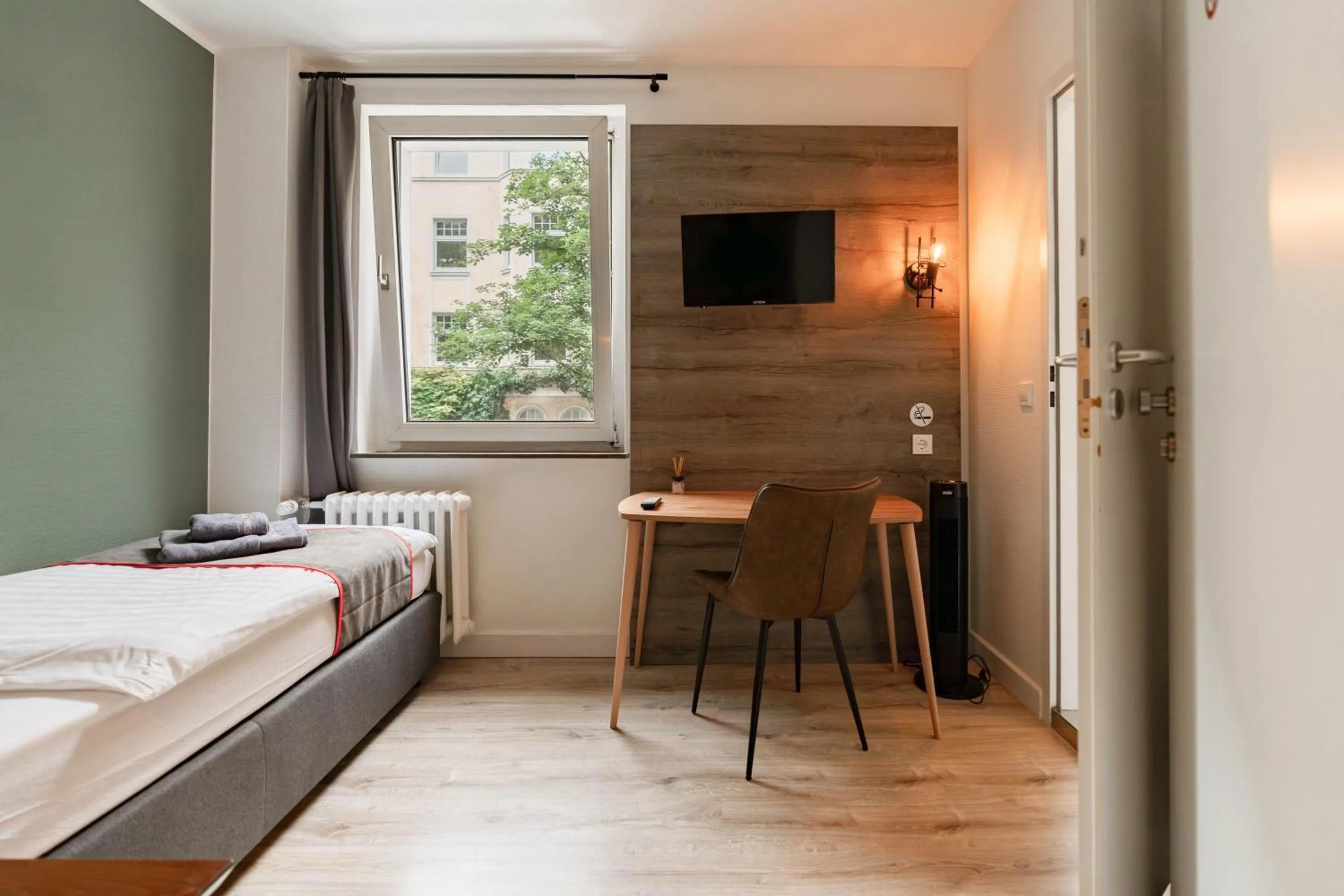 TV and multimedia, Bed in Hotel Enger Hof