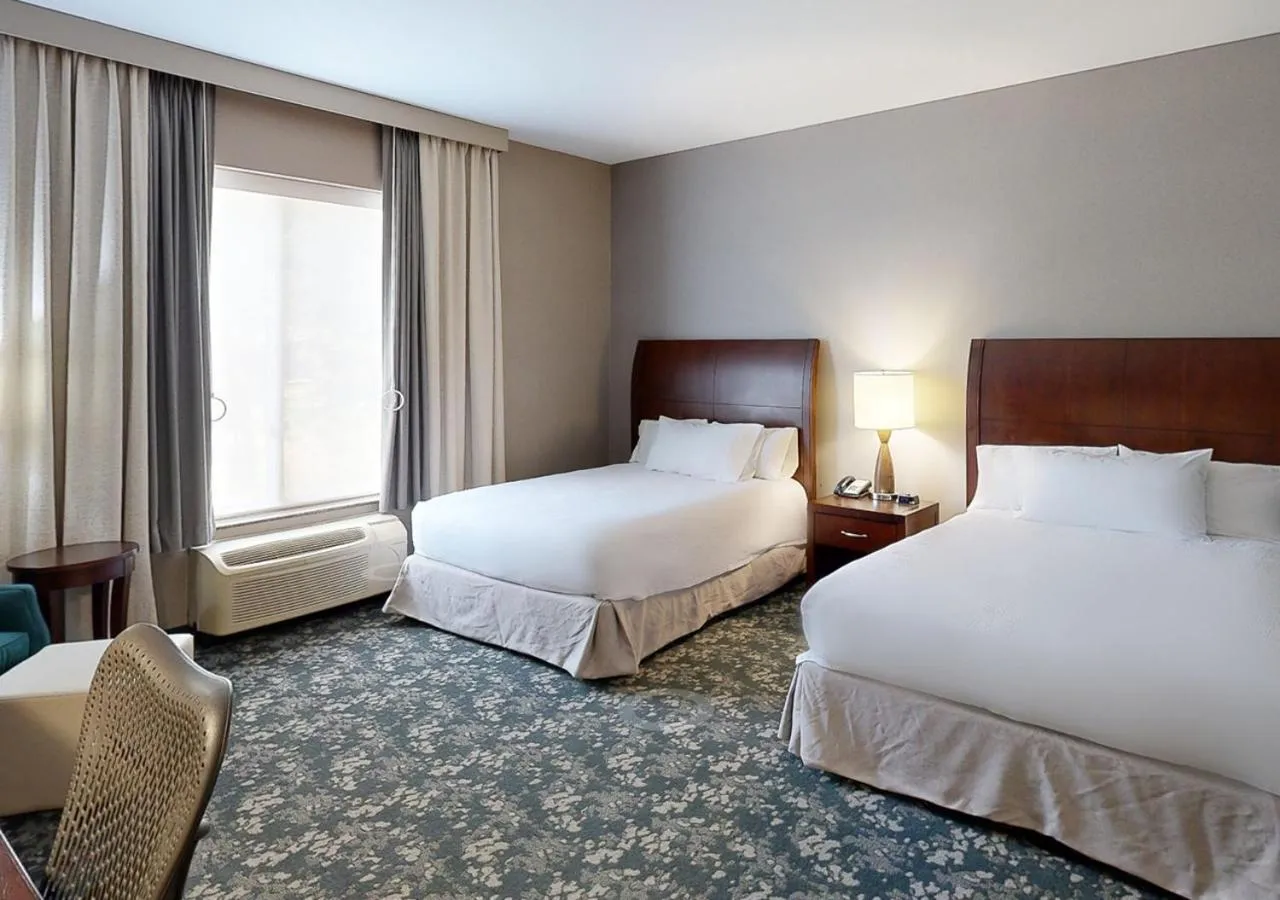 Bed in Hilton Garden Inn Detroit/Novi