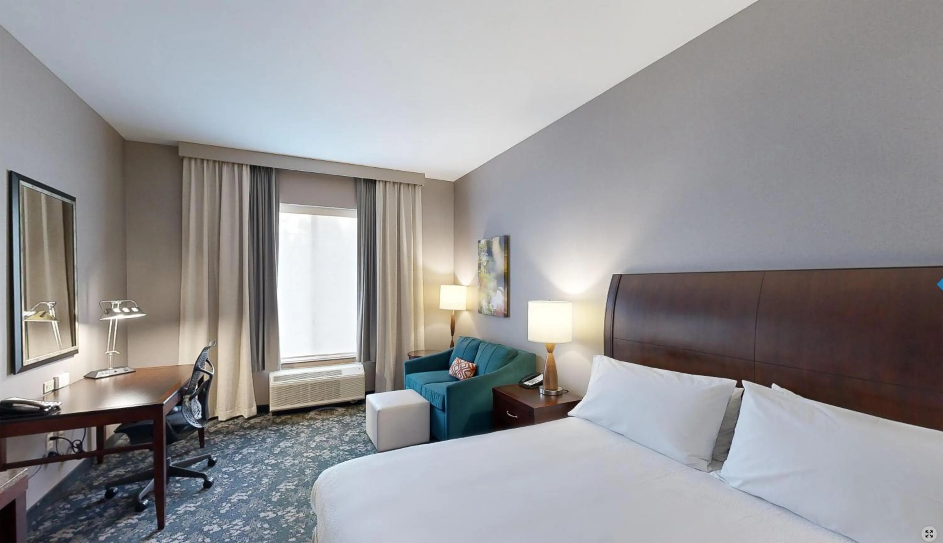 Bedroom, Bed in Hilton Garden Inn Detroit/Novi