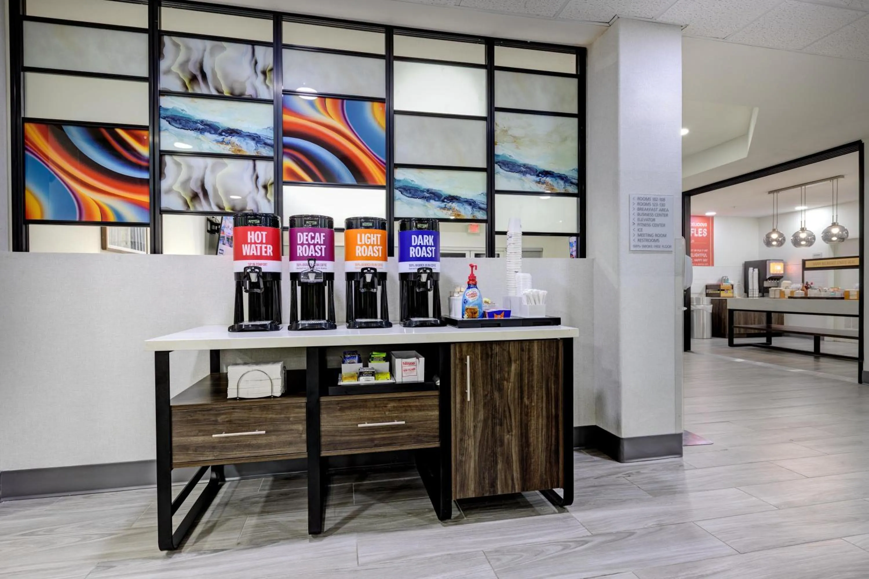 Dining area in Hampton Inn Houston-Deer Park Ship Area