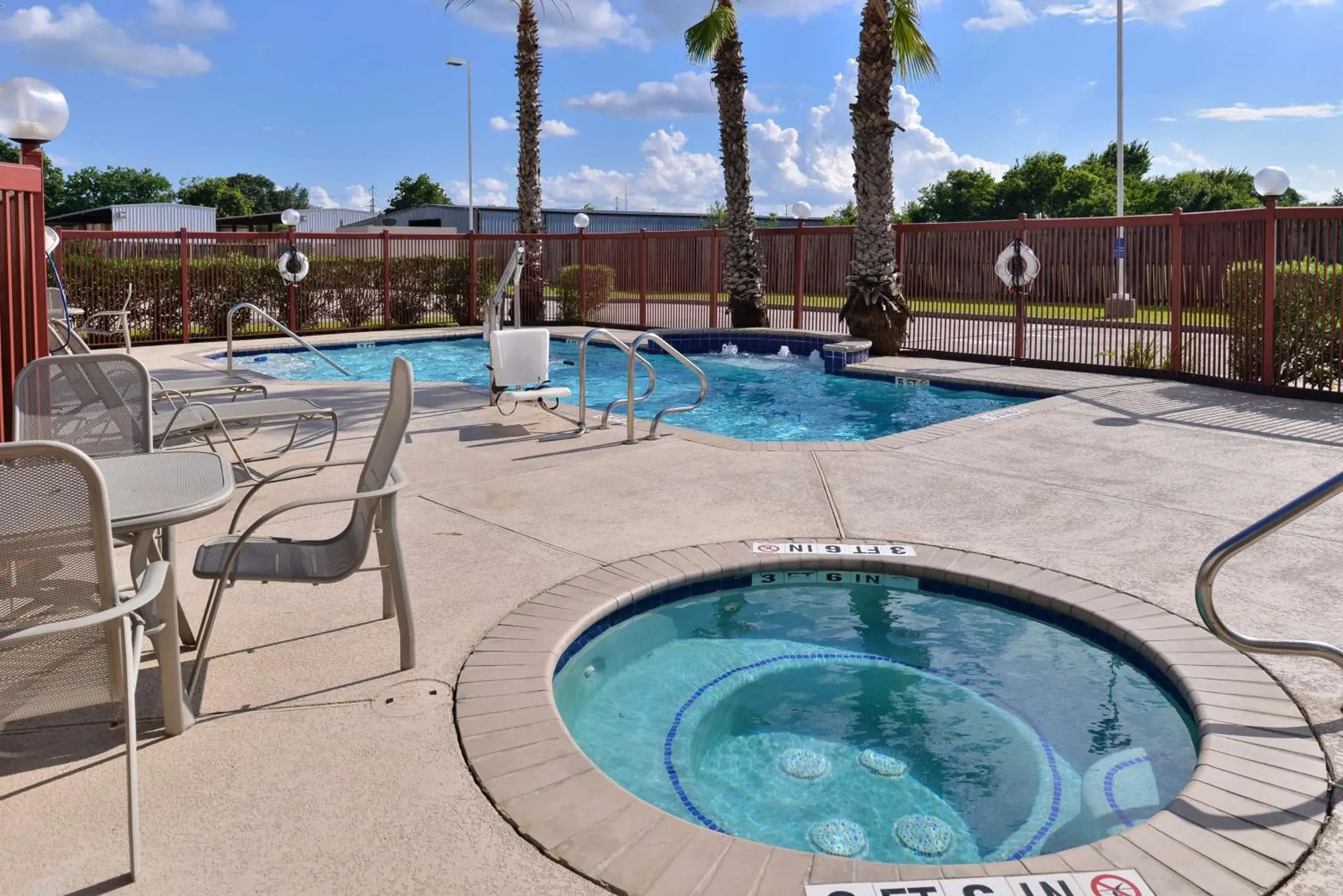 Pool view in Hampton Inn Houston-Deer Park Ship Area Pool view in Hampton Inn Houston-Deer Park Ship Area