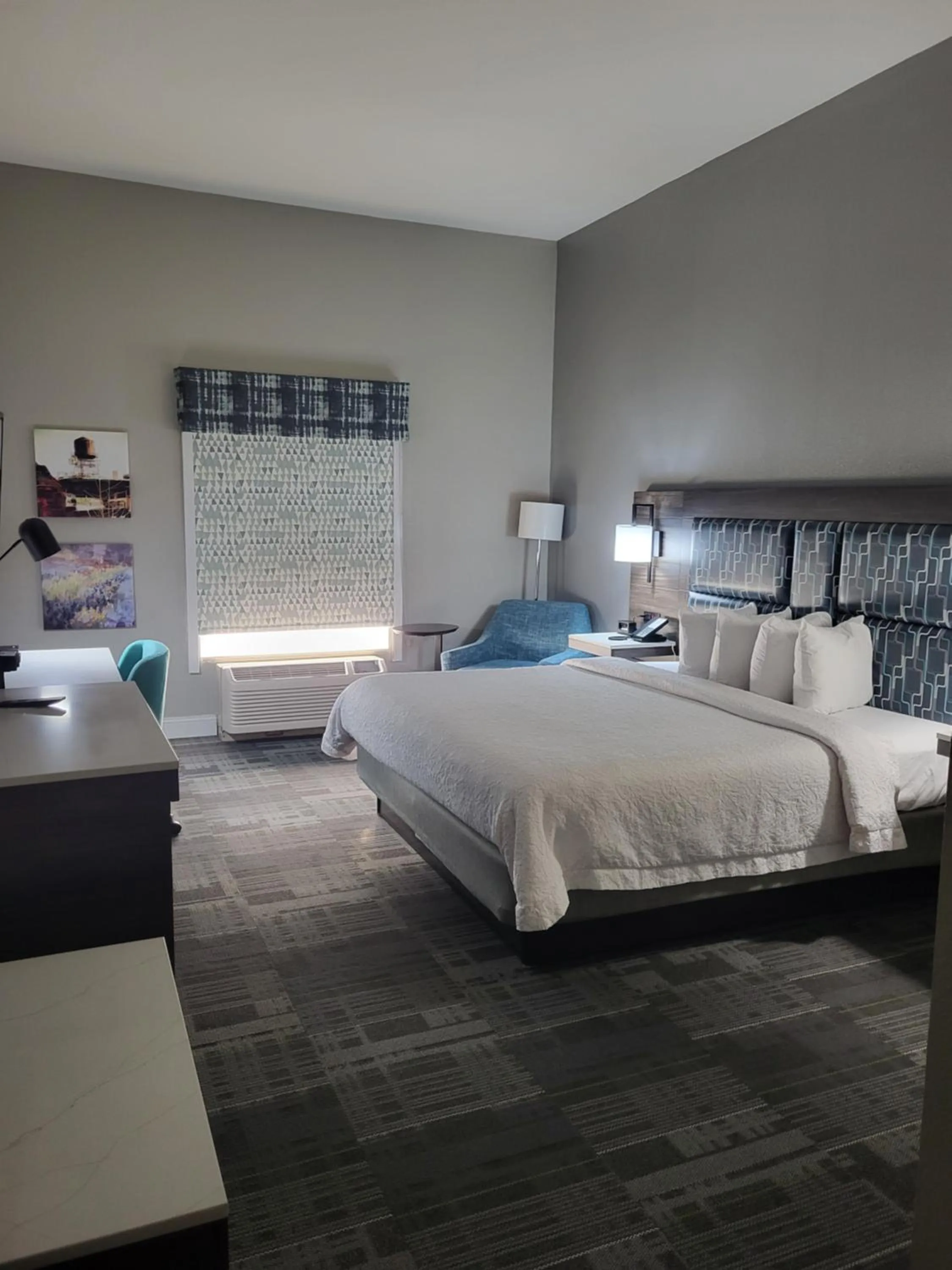 Bed in Hampton Inn Houston-Deer Park Ship Area