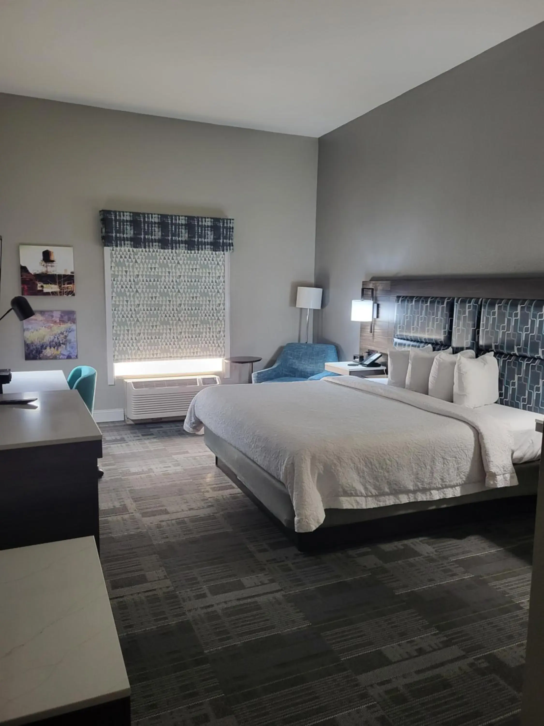 Bed in Hampton Inn Houston-Deer Park Ship Area Bed in Hampton Inn Houston-Deer Park Ship Area