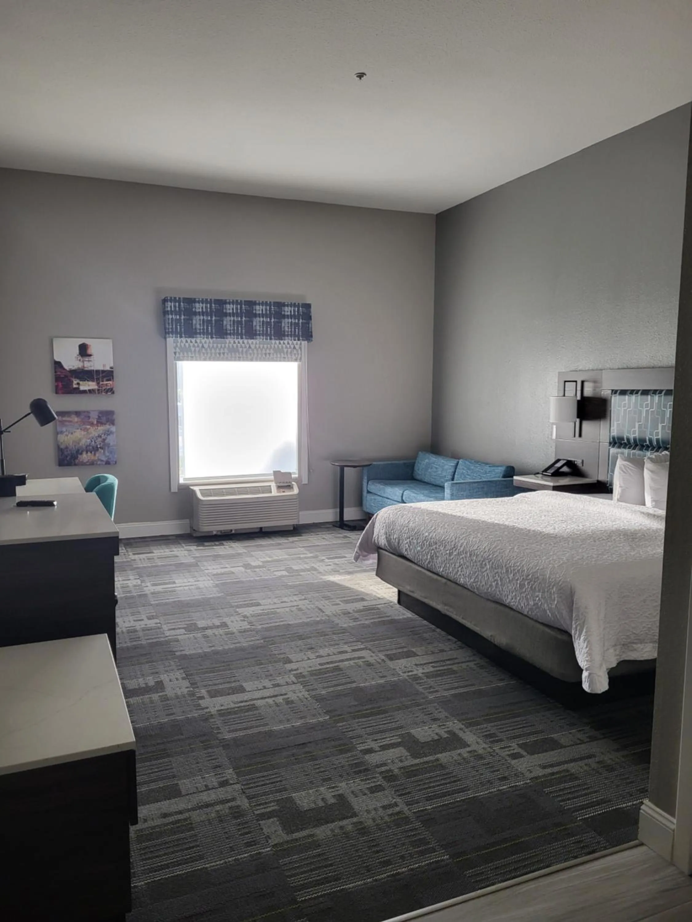 Bed in Hampton Inn Houston-Deer Park Ship Area