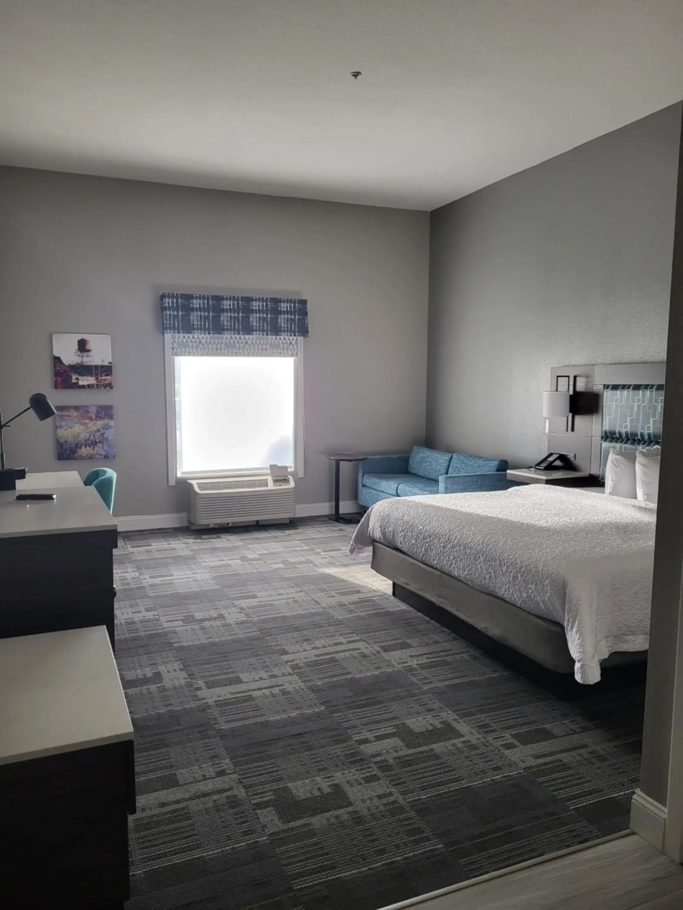 Bed in Hampton Inn Houston-Deer Park Ship Area Bed in Hampton Inn Houston-Deer Park Ship Area