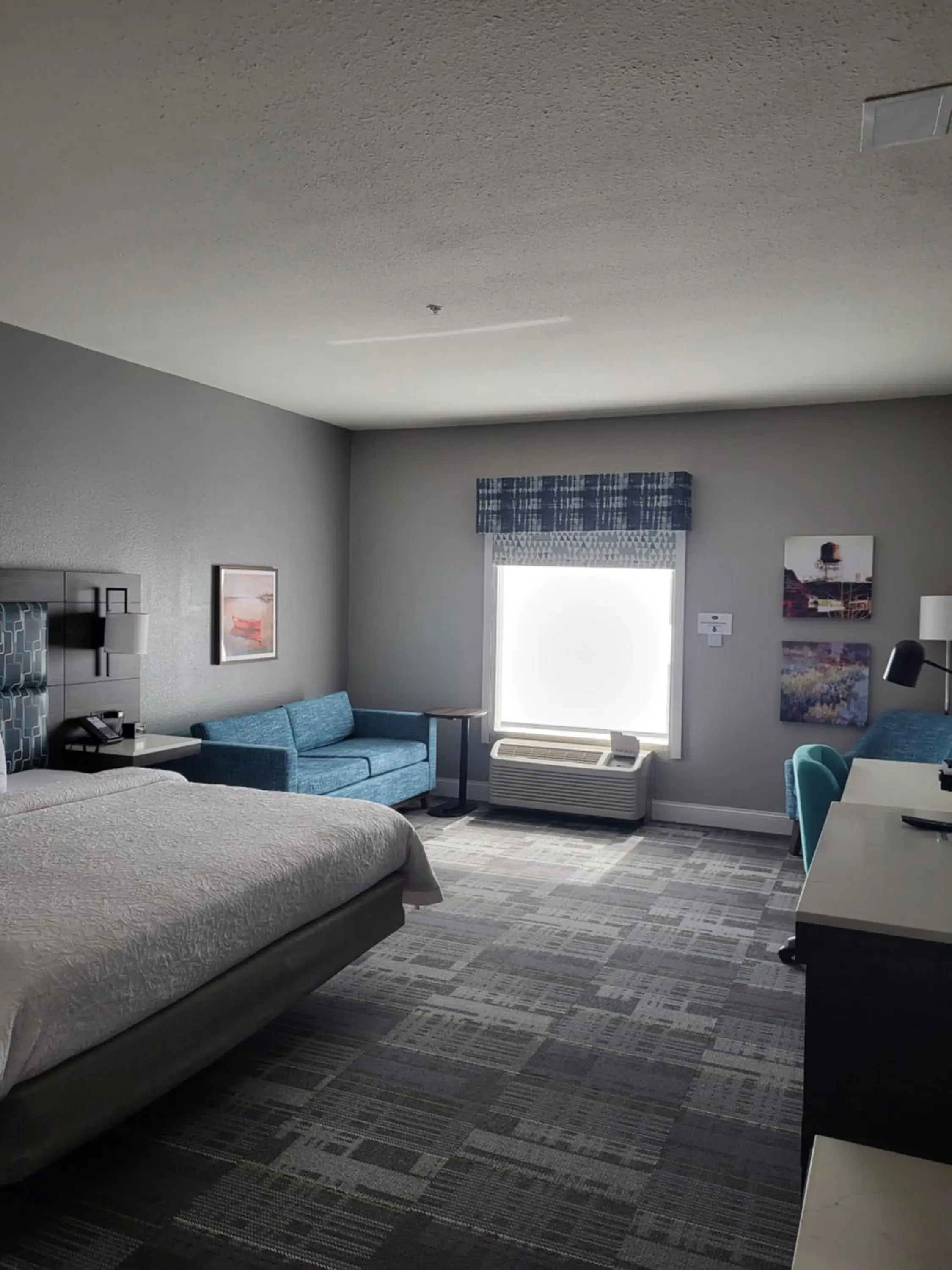 Bed in Hampton Inn Houston-Deer Park Ship Area Bed in Hampton Inn Houston-Deer Park Ship Area