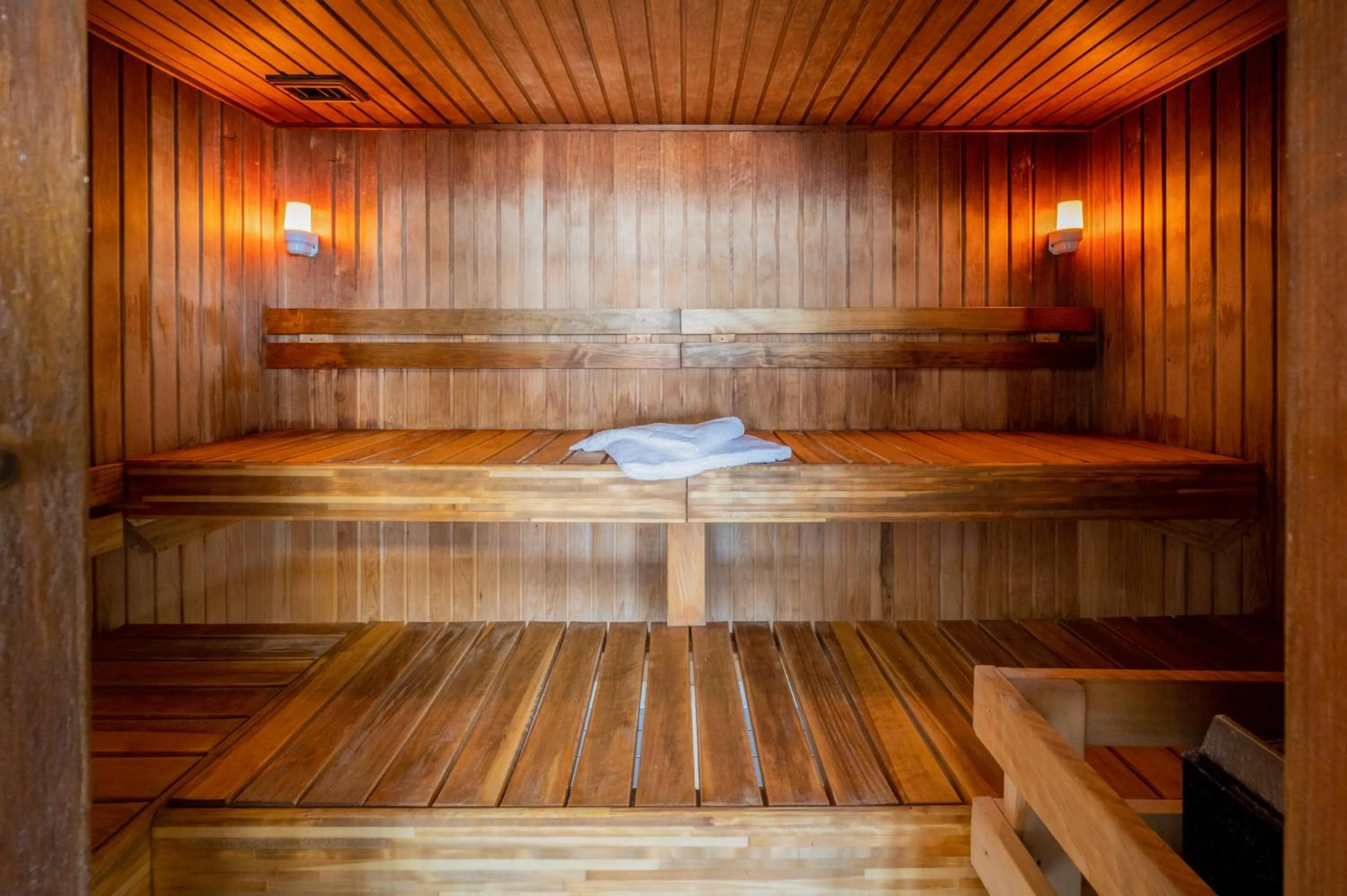 Sauna in Hôtel la Baie Valdys Resort & SPA