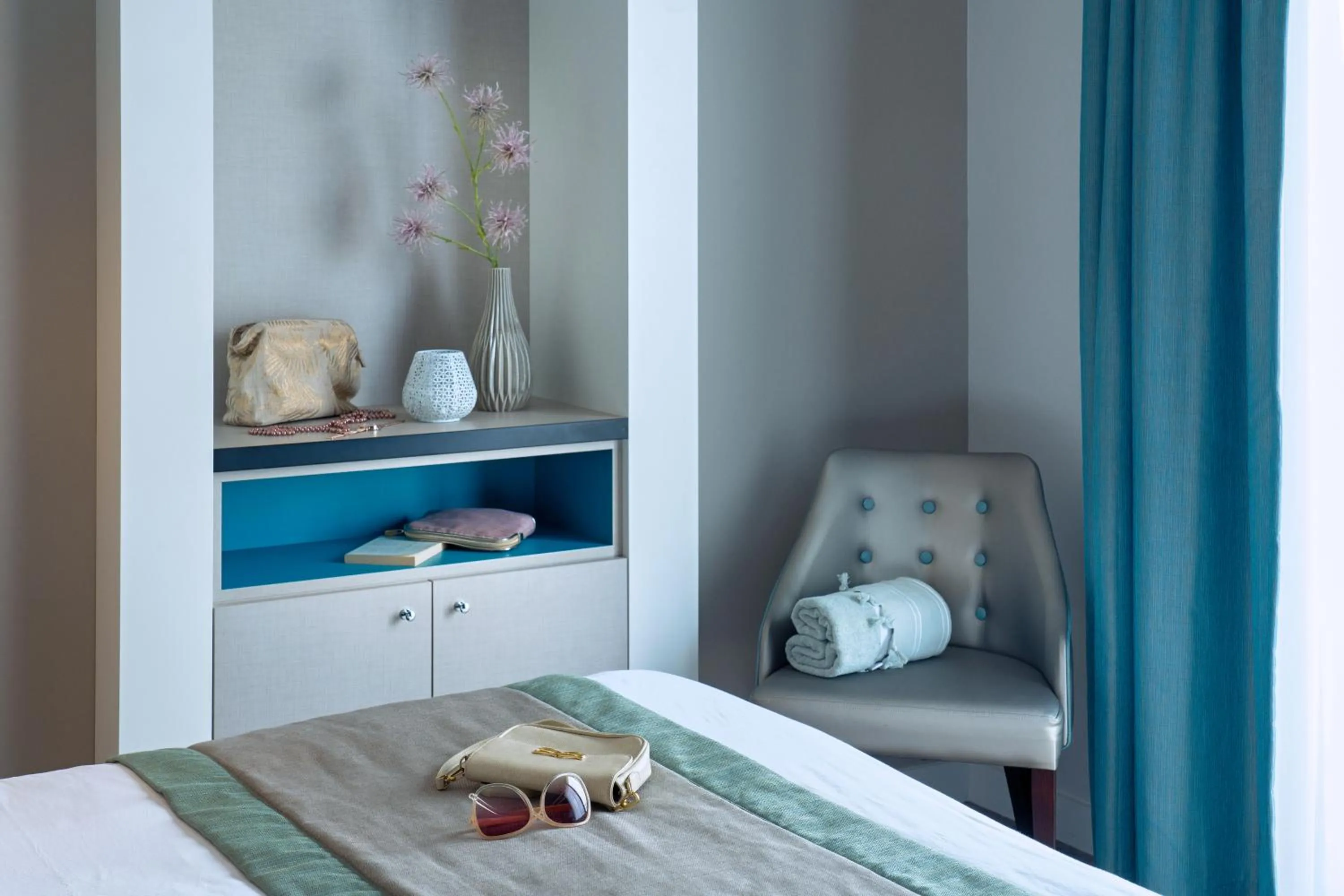 Property building, Bed in Hôtel la Baie Valdys Resort & SPA