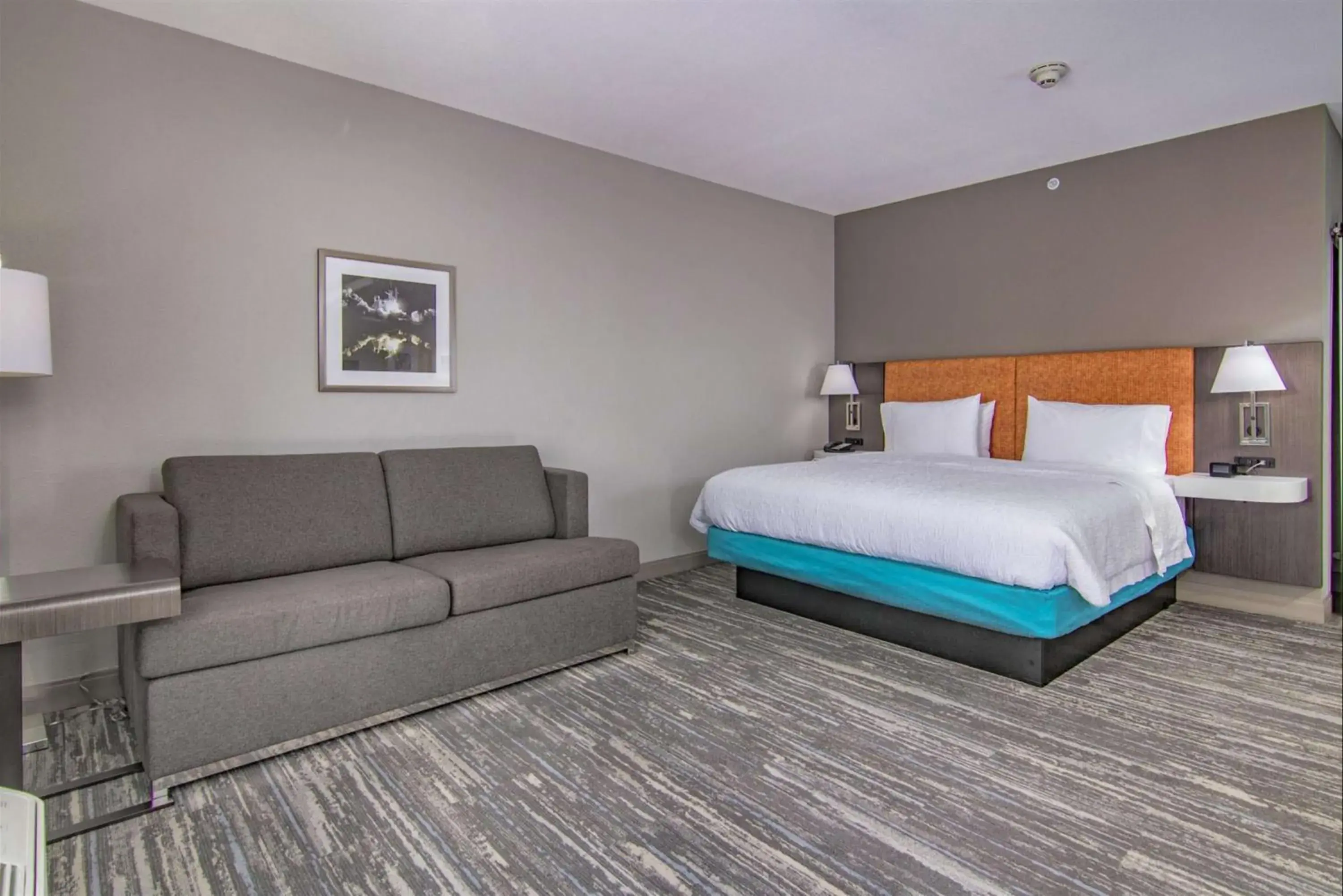 Living room, Bed in Hampton Inn Houston NASA-Johnson Space Center Living room, Bed in Hampton Inn Houston NASA-Johnson Space Center
