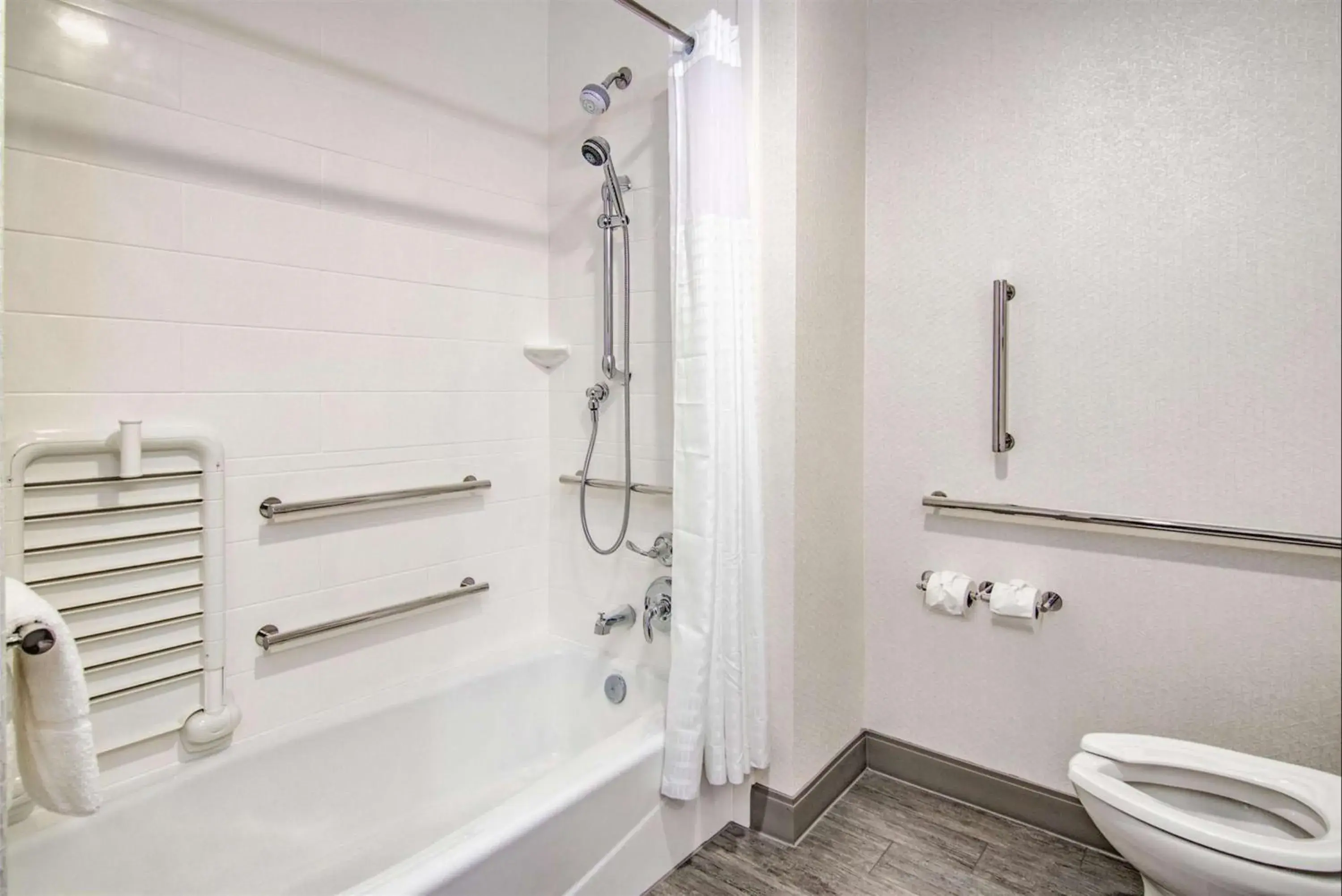 Bathroom in Hampton Inn Houston NASA-Johnson Space Center Bathroom in Hampton Inn Houston NASA-Johnson Space Center