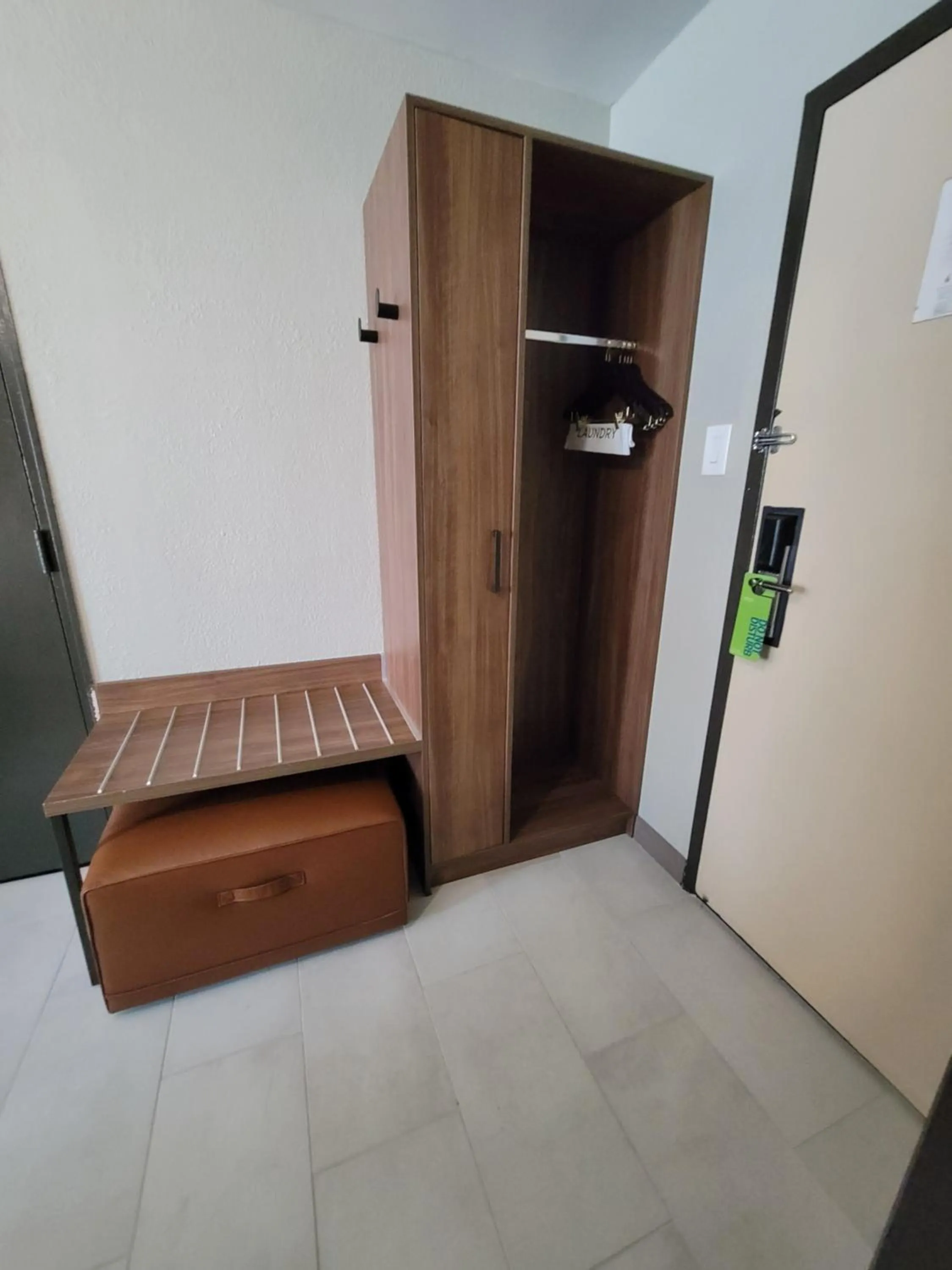 wardrobe, Bed in La Quinta Inn by Wyndham Orlando International Drive North