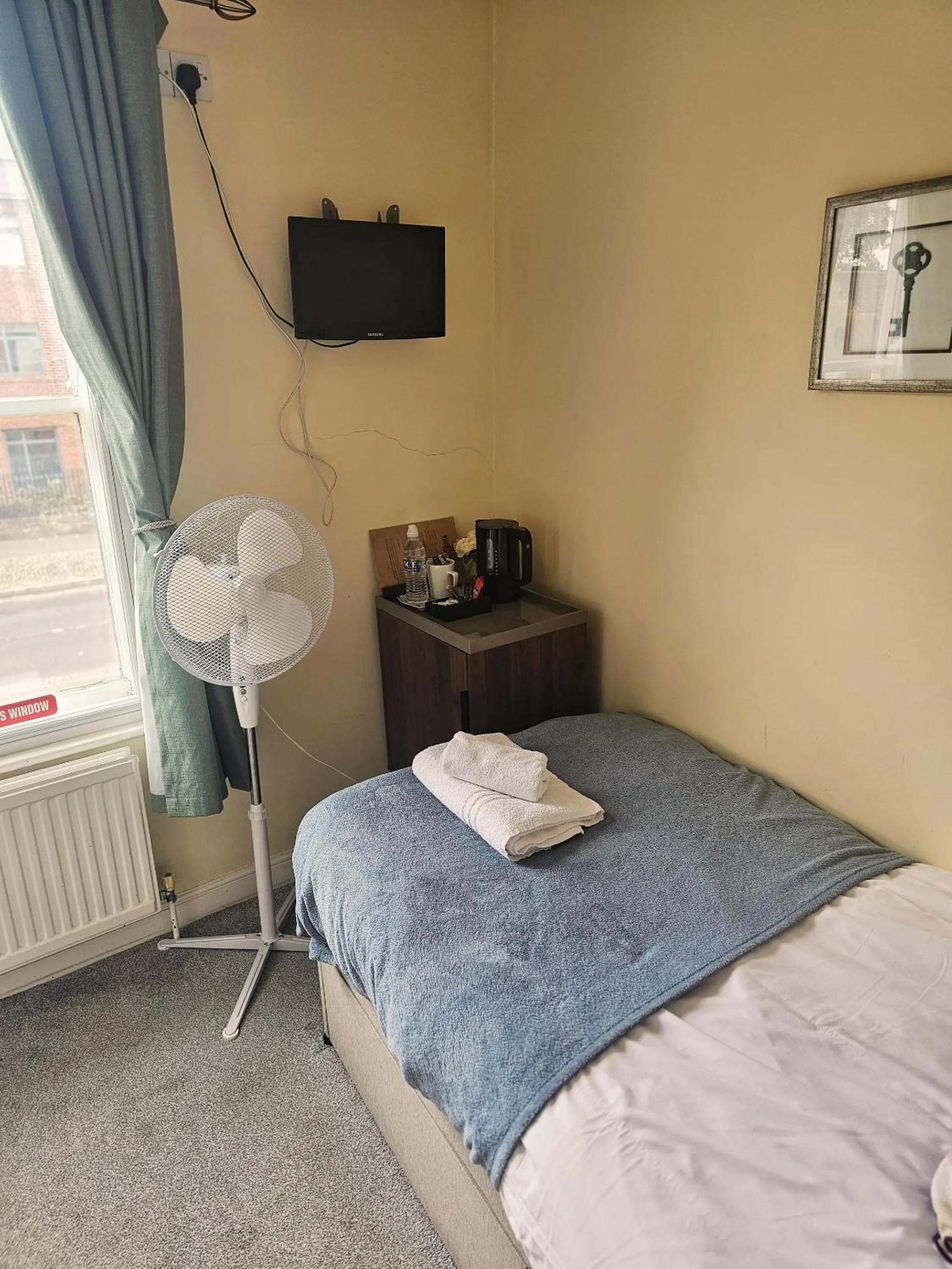 Bedroom in Waggon and Horses