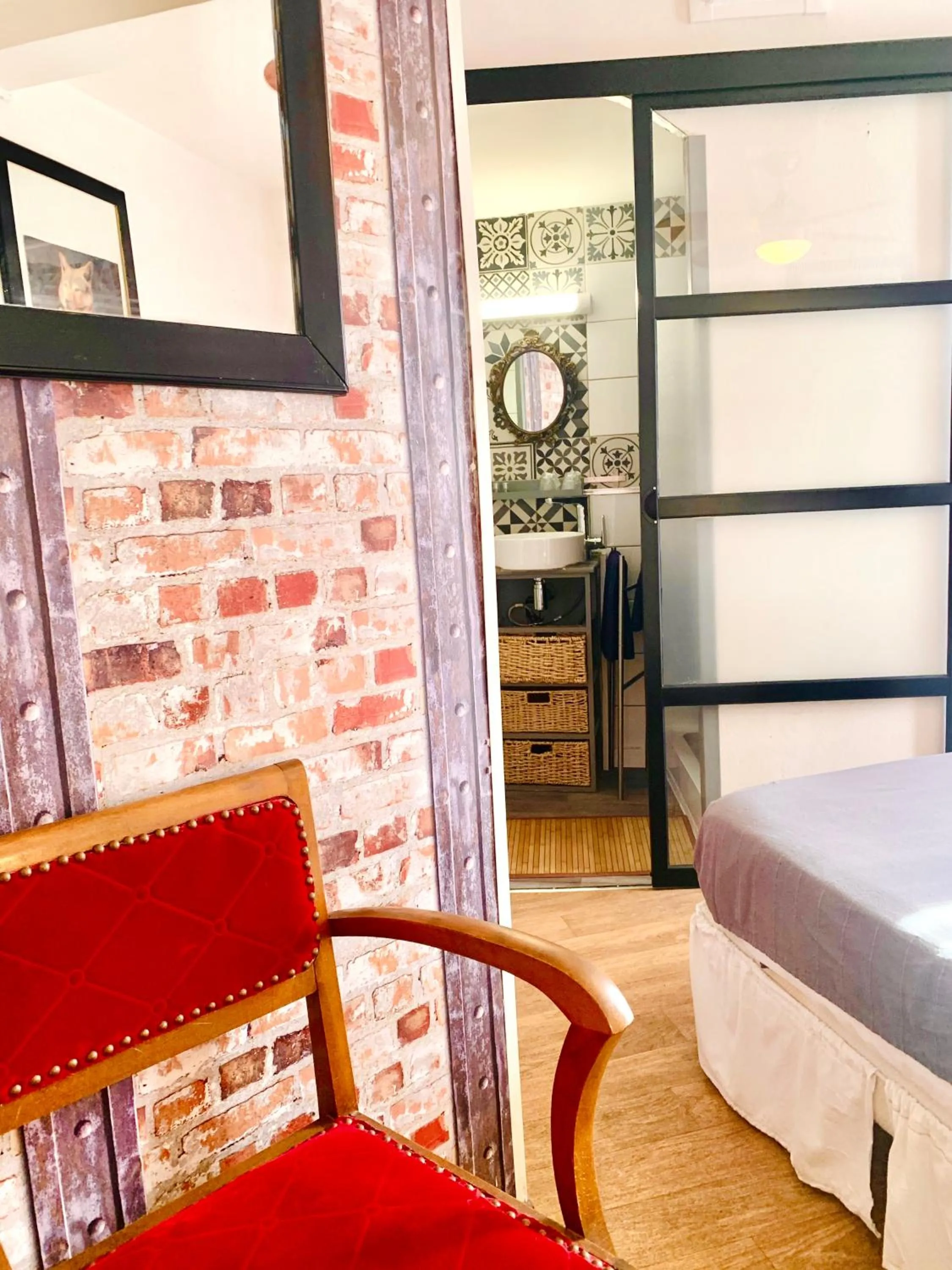 Photo of the whole room, Bed in Hôtel Paul Riquet