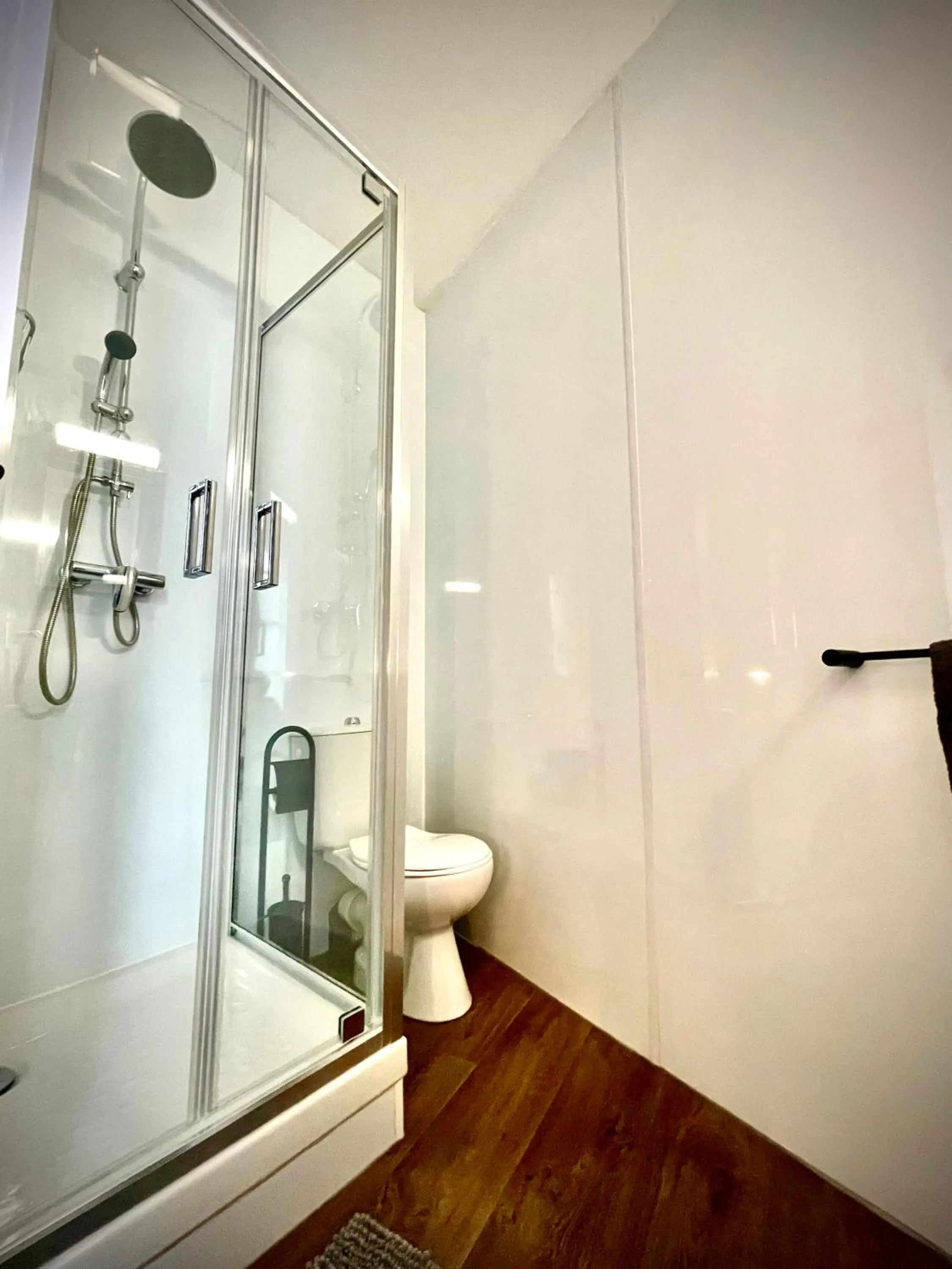 Shower in Hôtel Paul Riquet