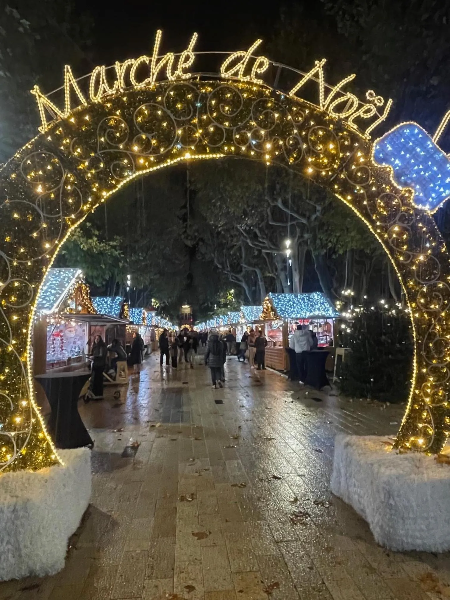 Evening entertainment in Hôtel Paul Riquet