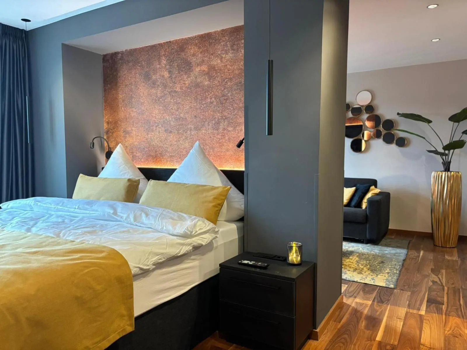 Photo of the whole room, Bed in Inselhotel König