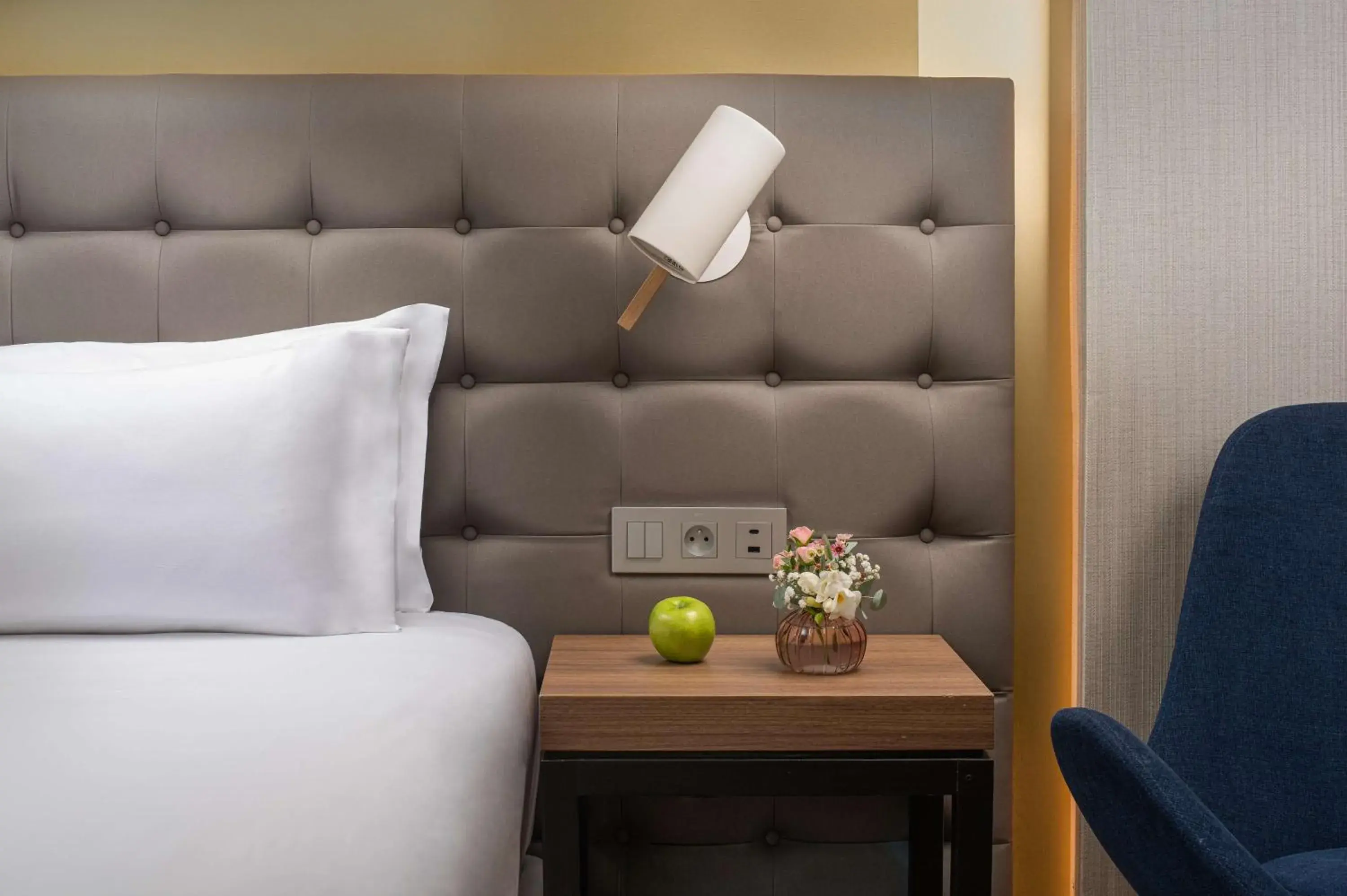 Bedroom, Bed in NH Lyon Airport Bedroom, Bed in NH Lyon Airport