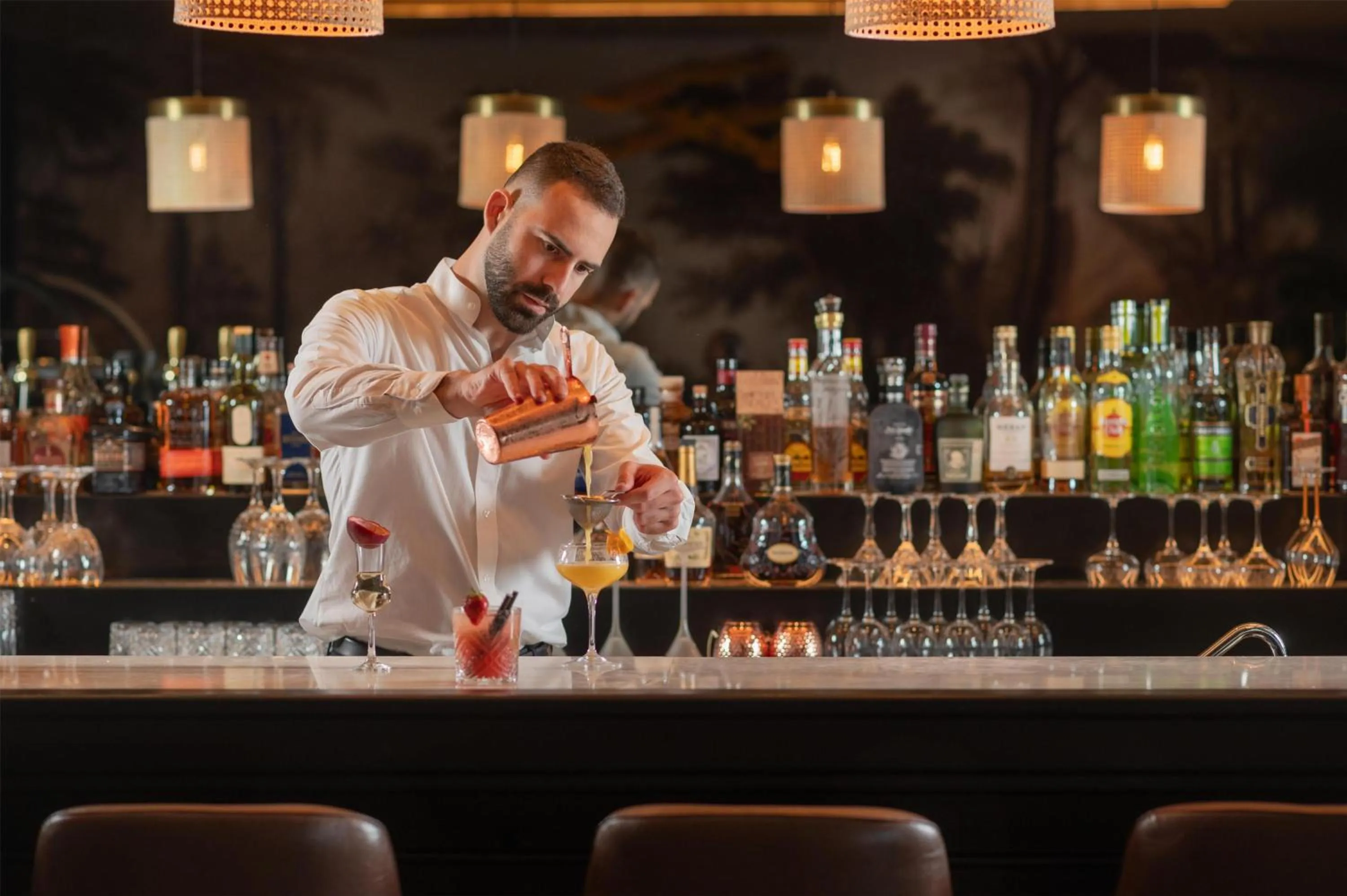Lounge or bar in NH Lyon Airport