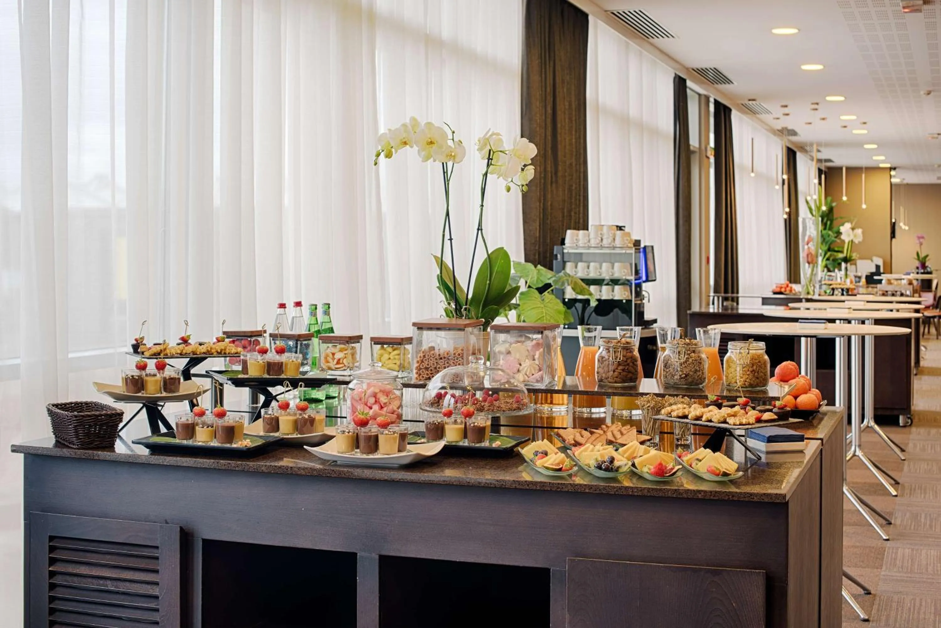 Breakfast in NH Lyon Airport