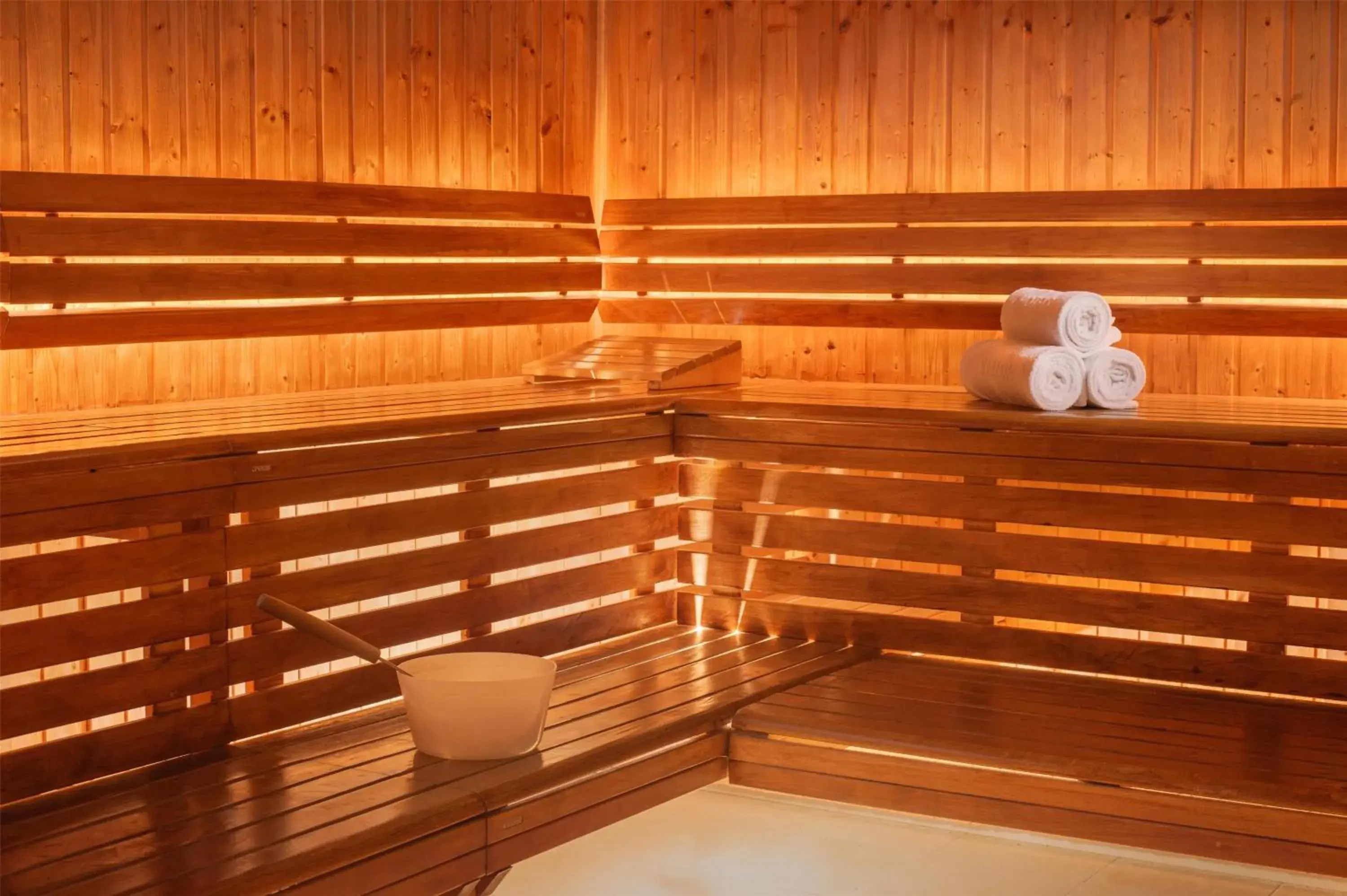 Spa and wellness centre/facilities in NH Lyon Airport Spa and wellness centre/facilities in NH Lyon Airport