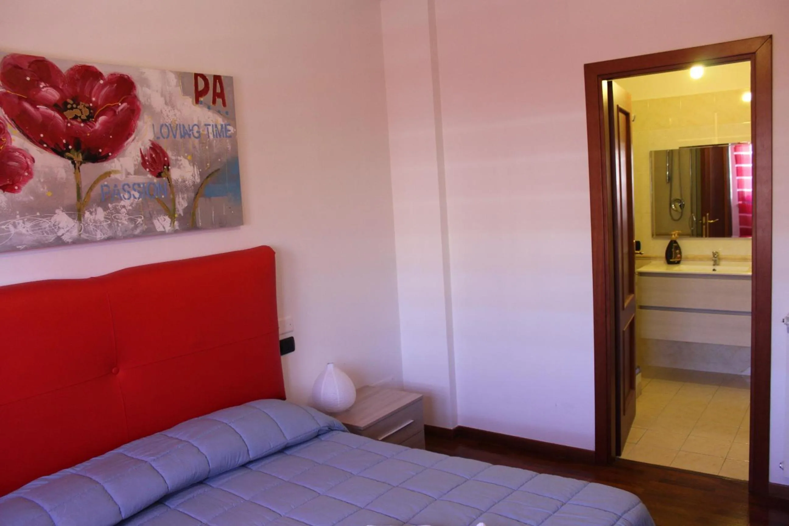 Photo of the whole room, Bed in B&B le Pleiadi Aeroporto Fiumicino