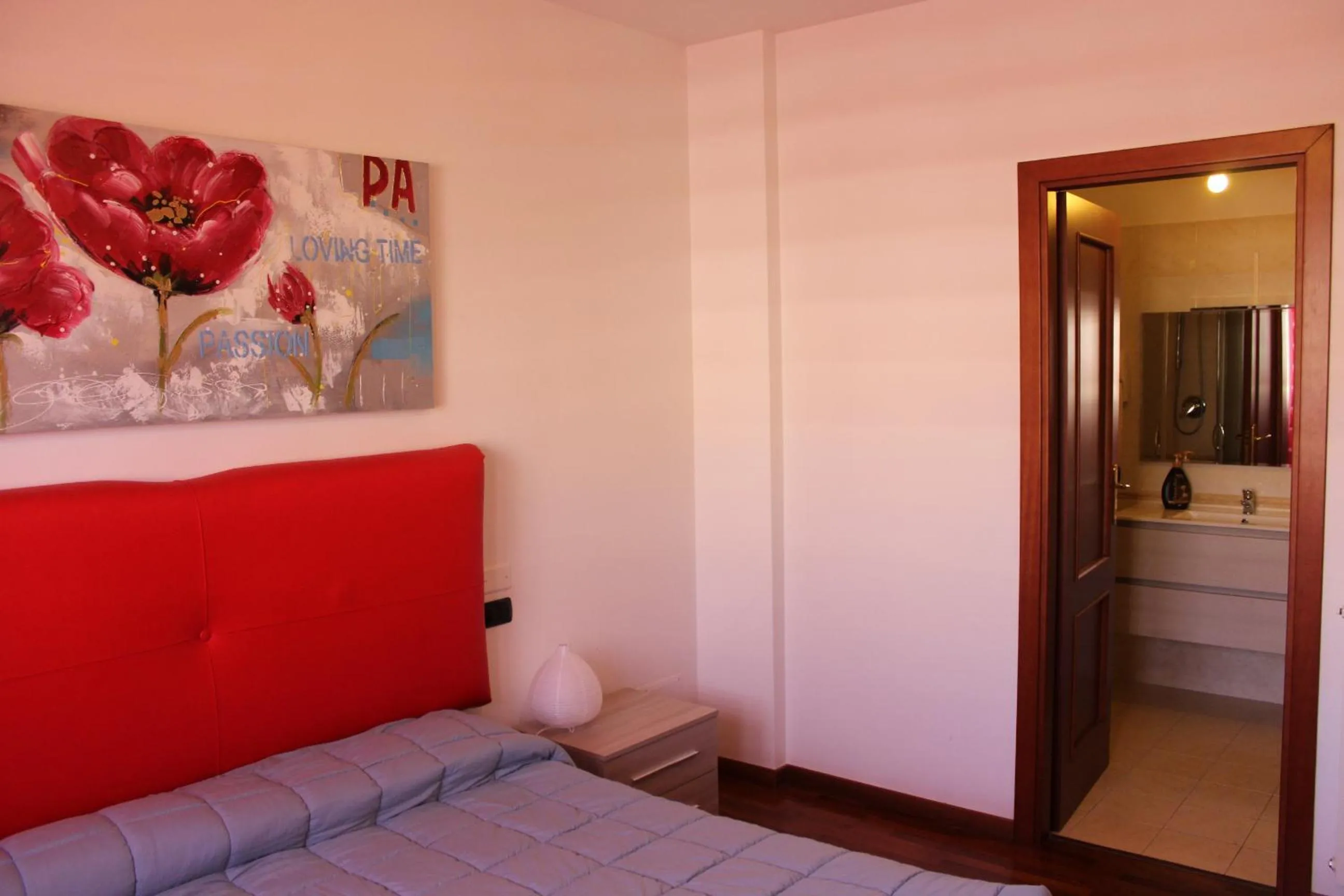 Photo of the whole room, Bed in B&B le Pleiadi Aeroporto Fiumicino