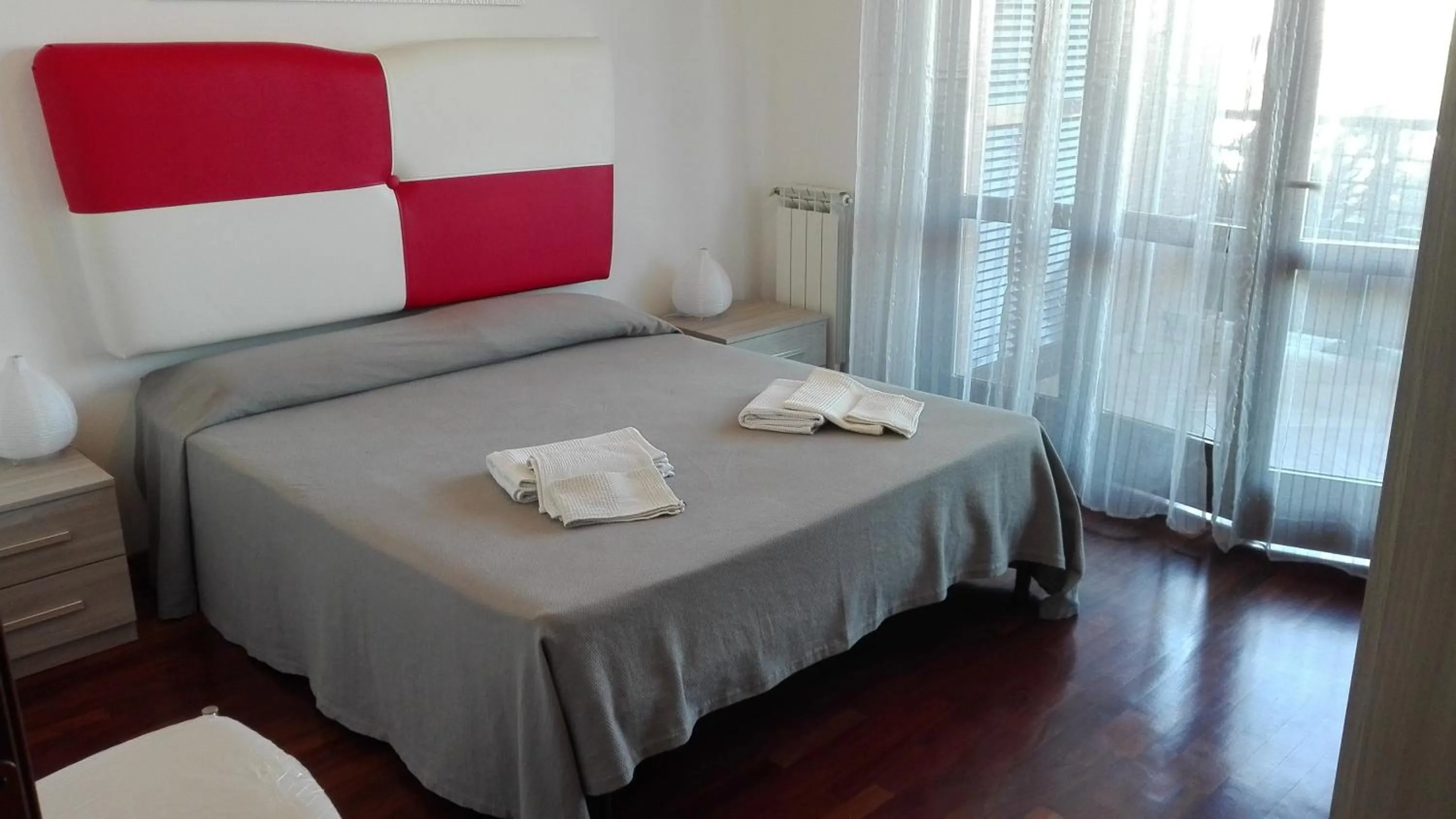 Photo of the whole room, Bed in B&B le Pleiadi Aeroporto Fiumicino